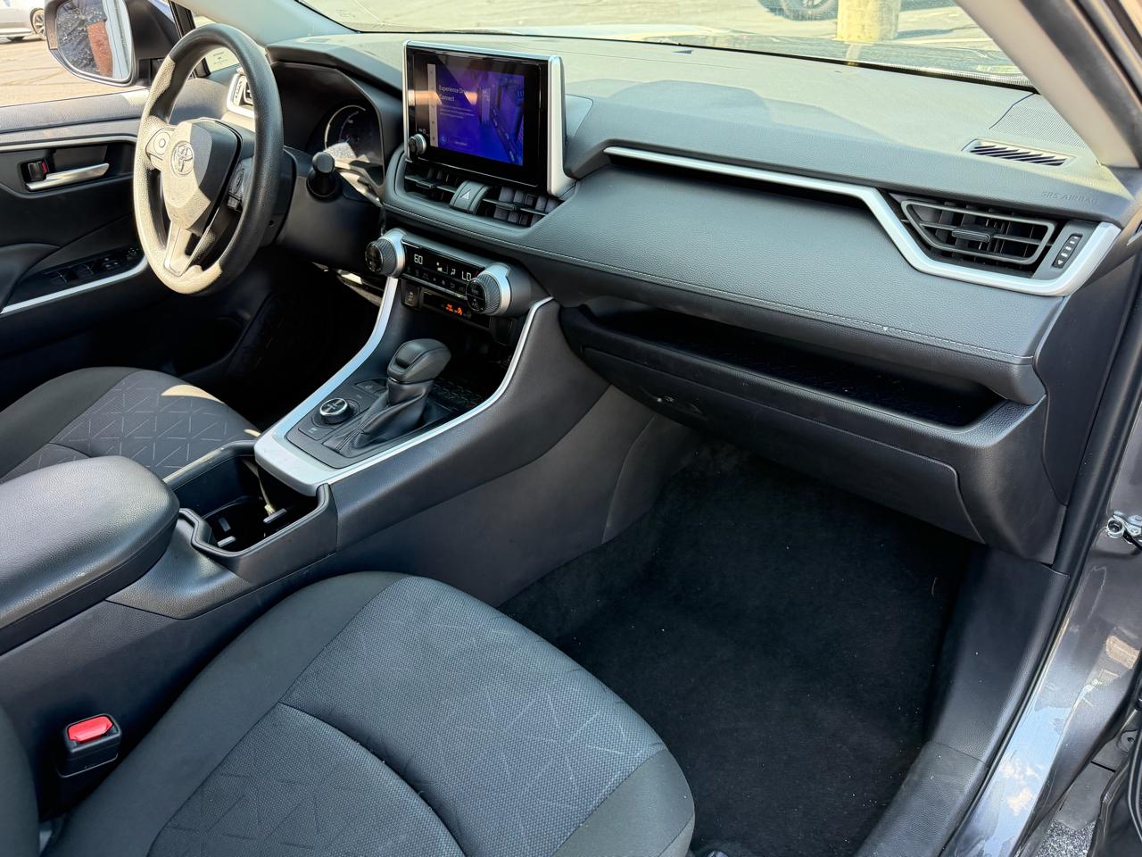 Toyota RAV4 Hybrid XLE AWD (Natl) 2025