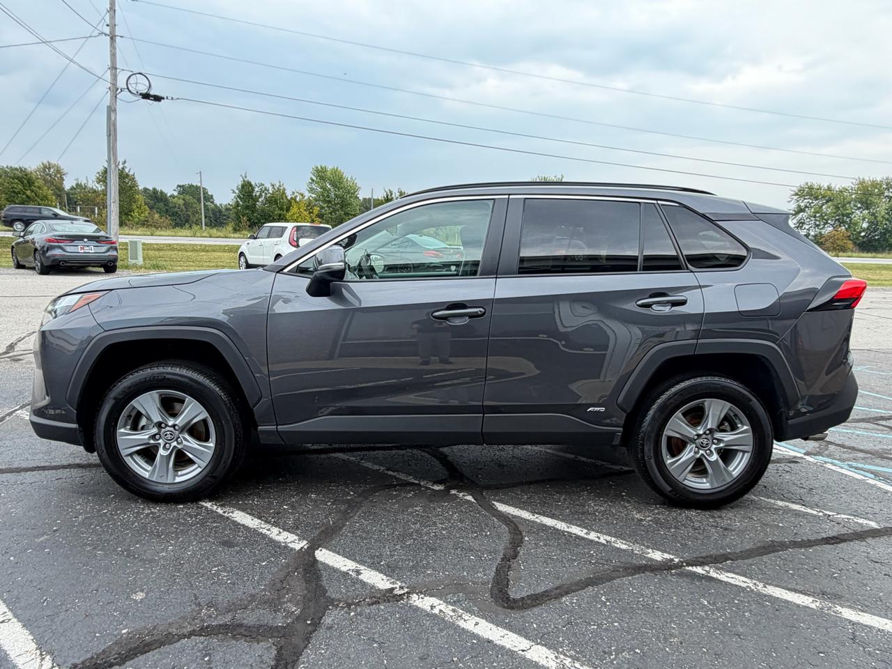 Toyota RAV4 Hybrid XLE AWD (Natl) 2025
