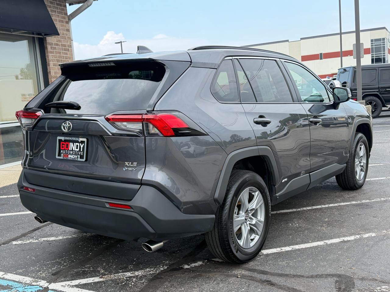 Toyota RAV4 Hybrid XLE AWD (Natl) 2025