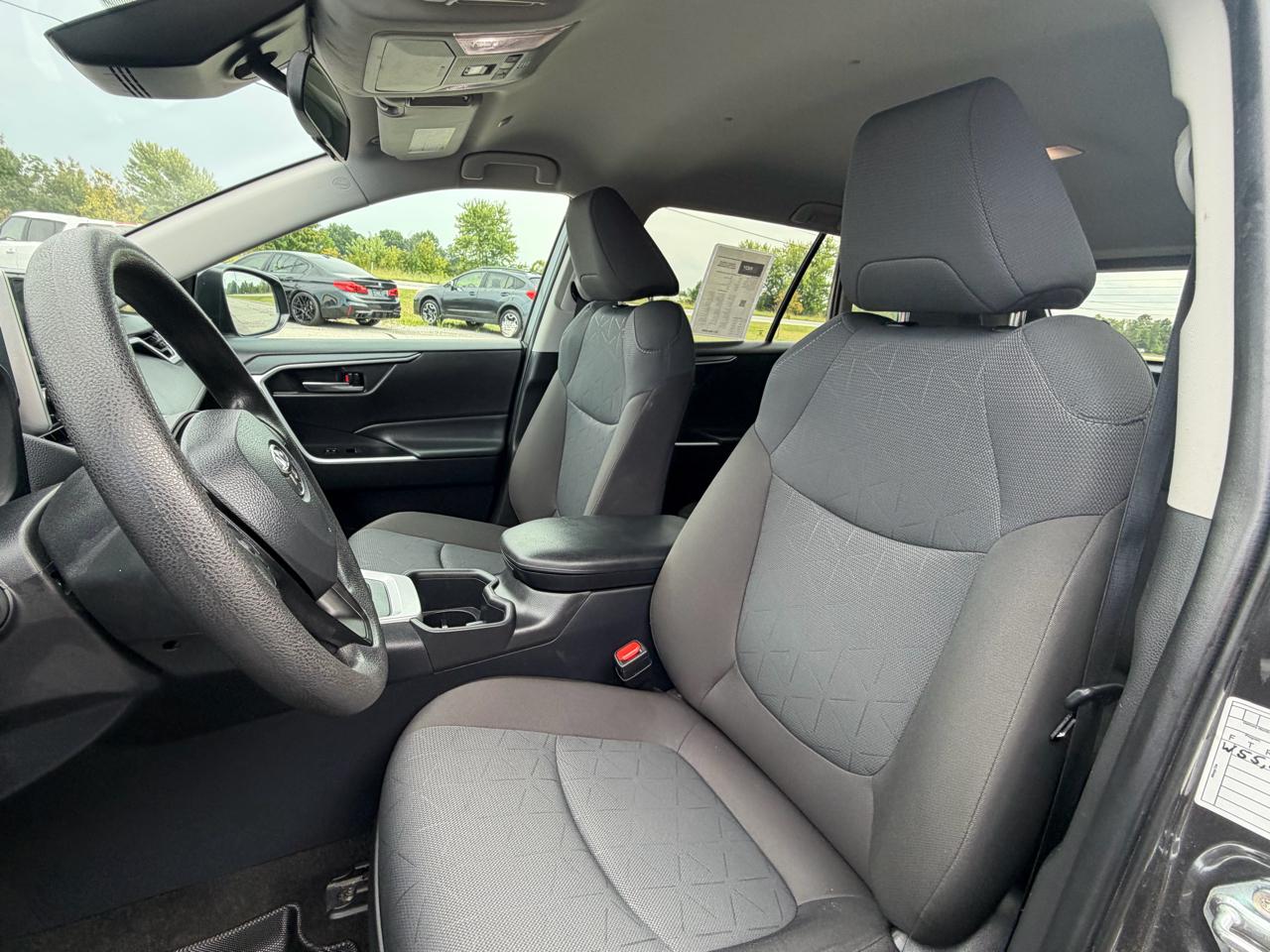 Toyota RAV4 Hybrid XLE AWD (Natl) 2025