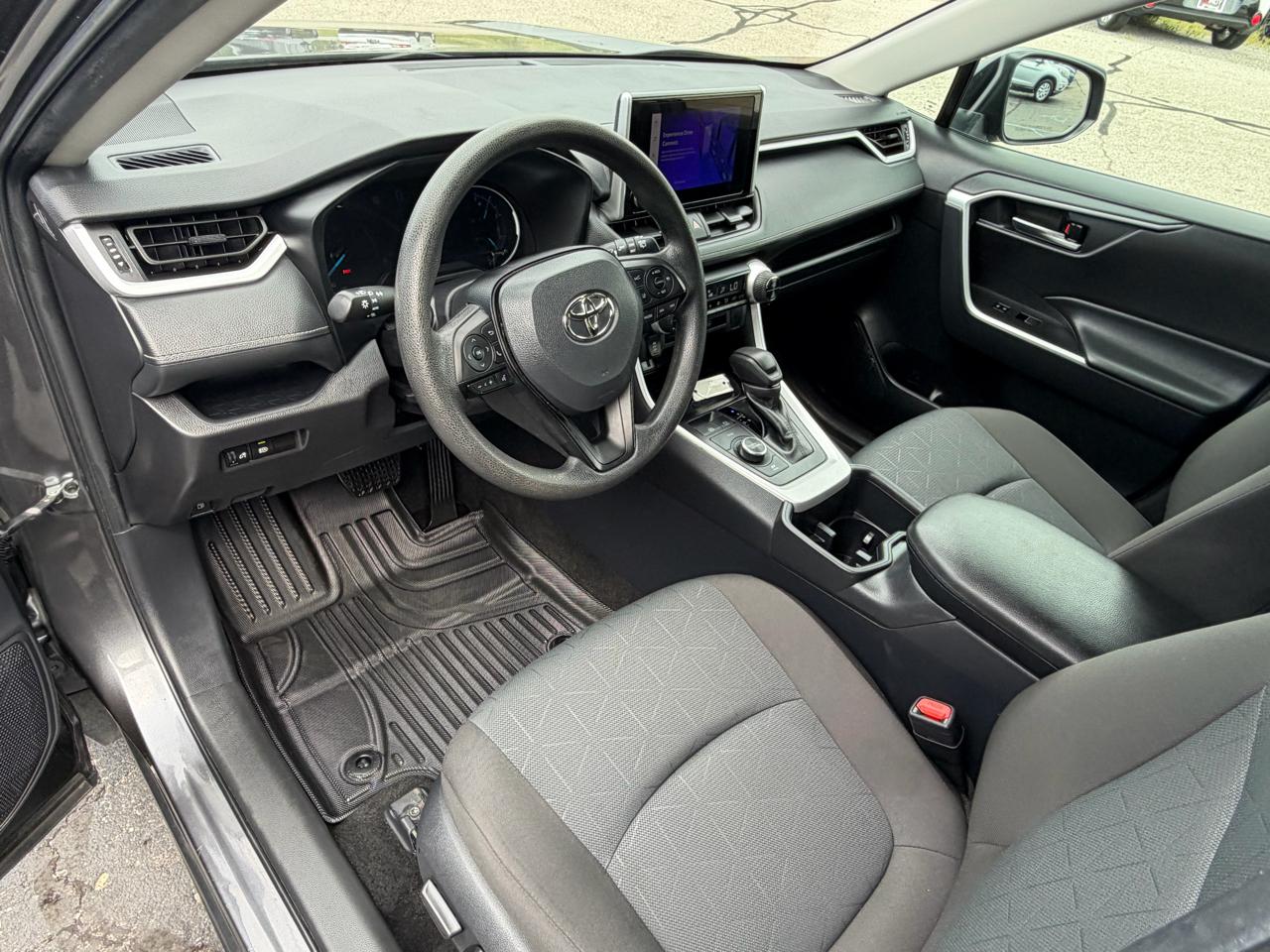 Toyota RAV4 Hybrid XLE AWD (Natl) 2025