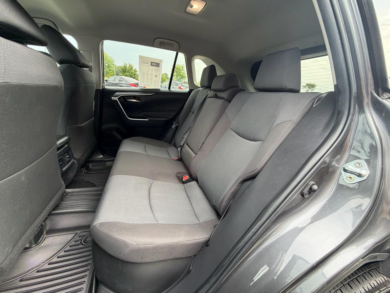 Toyota RAV4 Hybrid XLE AWD (Natl) 2025
