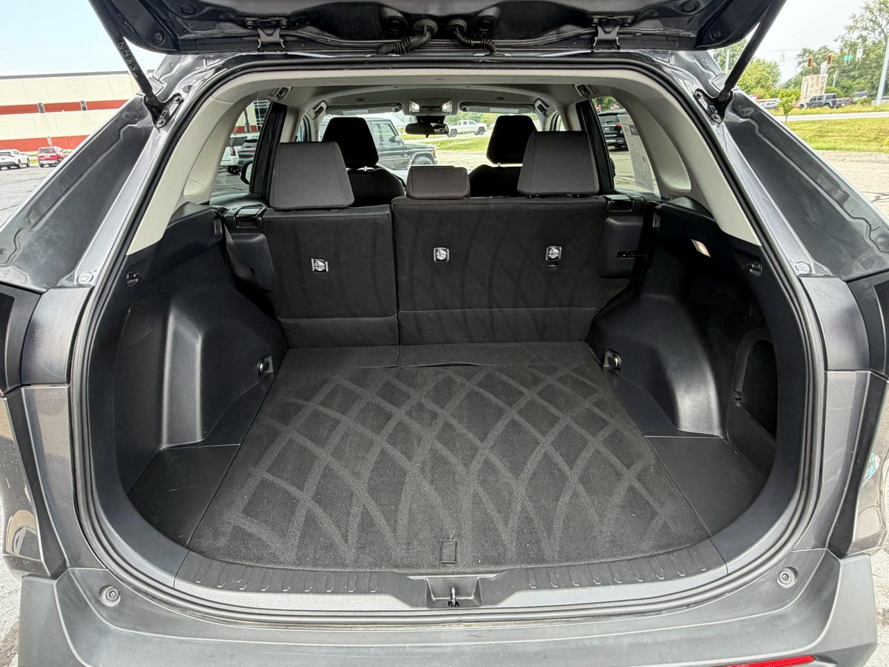 Toyota RAV4 Hybrid XLE AWD (Natl) 2025