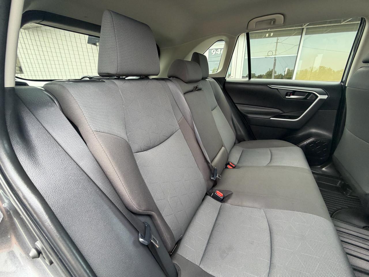 Toyota RAV4 Hybrid XLE AWD (Natl) 2025
