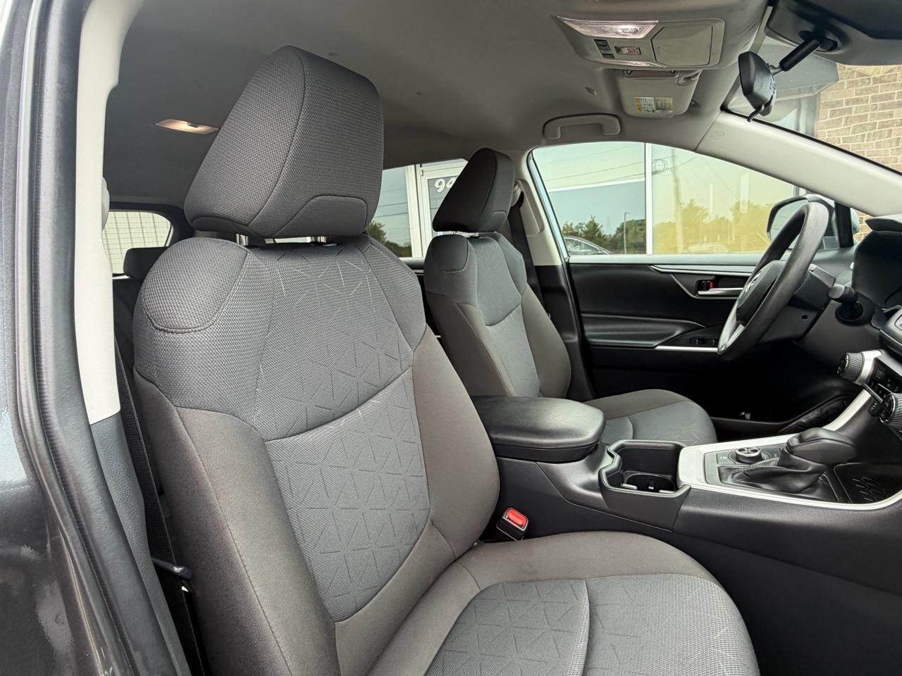Toyota RAV4 Hybrid XLE AWD (Natl) 2025