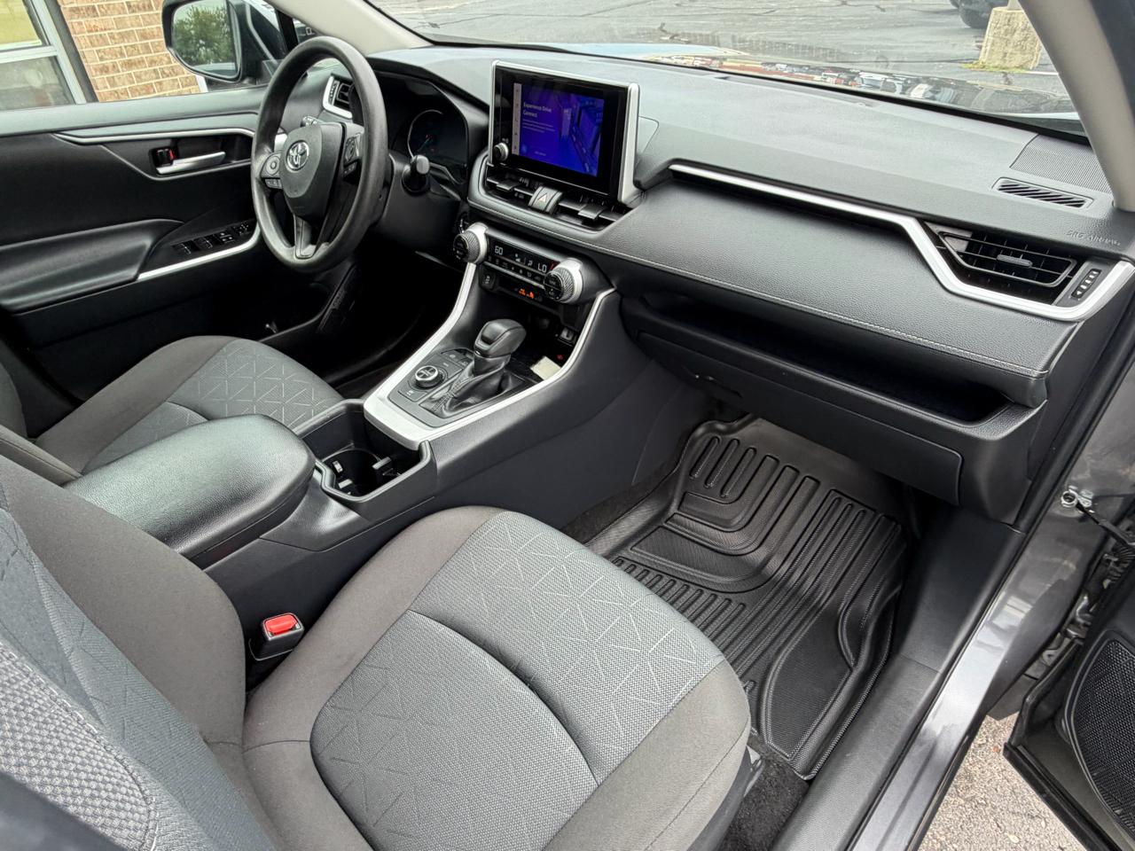 Toyota RAV4 Hybrid XLE AWD (Natl) 2025
