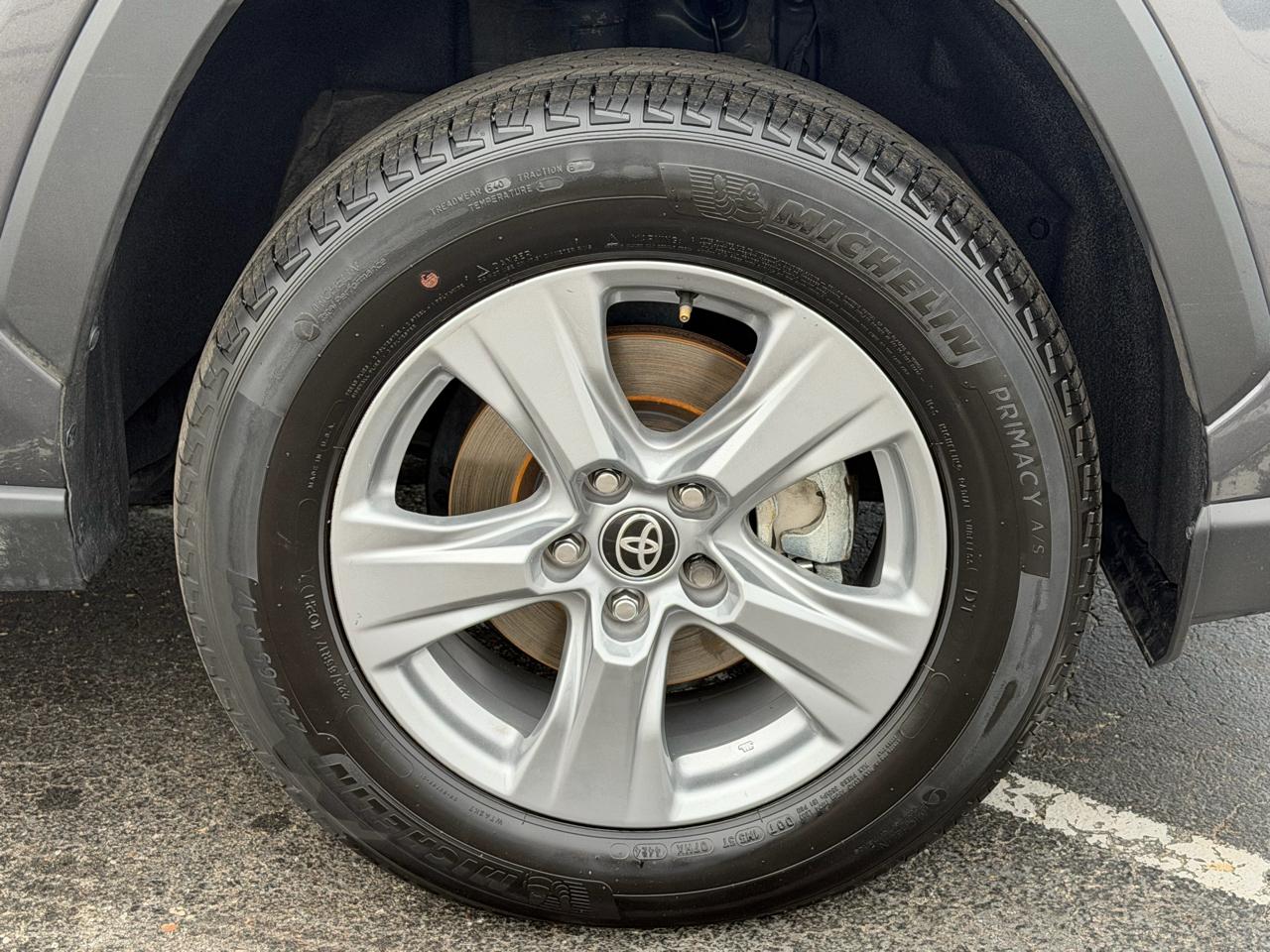 Toyota RAV4 Hybrid XLE AWD (Natl) 2025