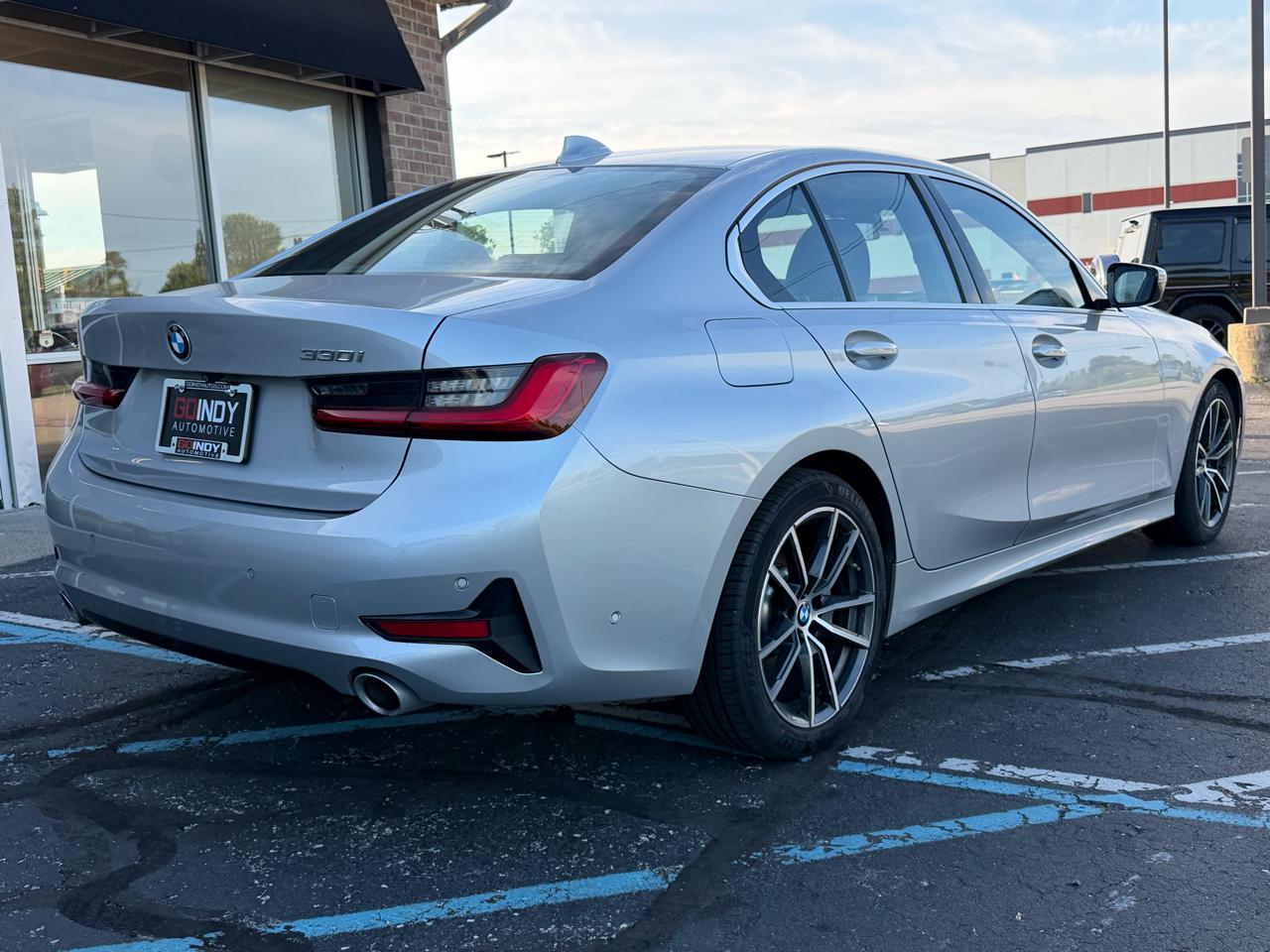BMW 3 Series 330i Sedan 2019