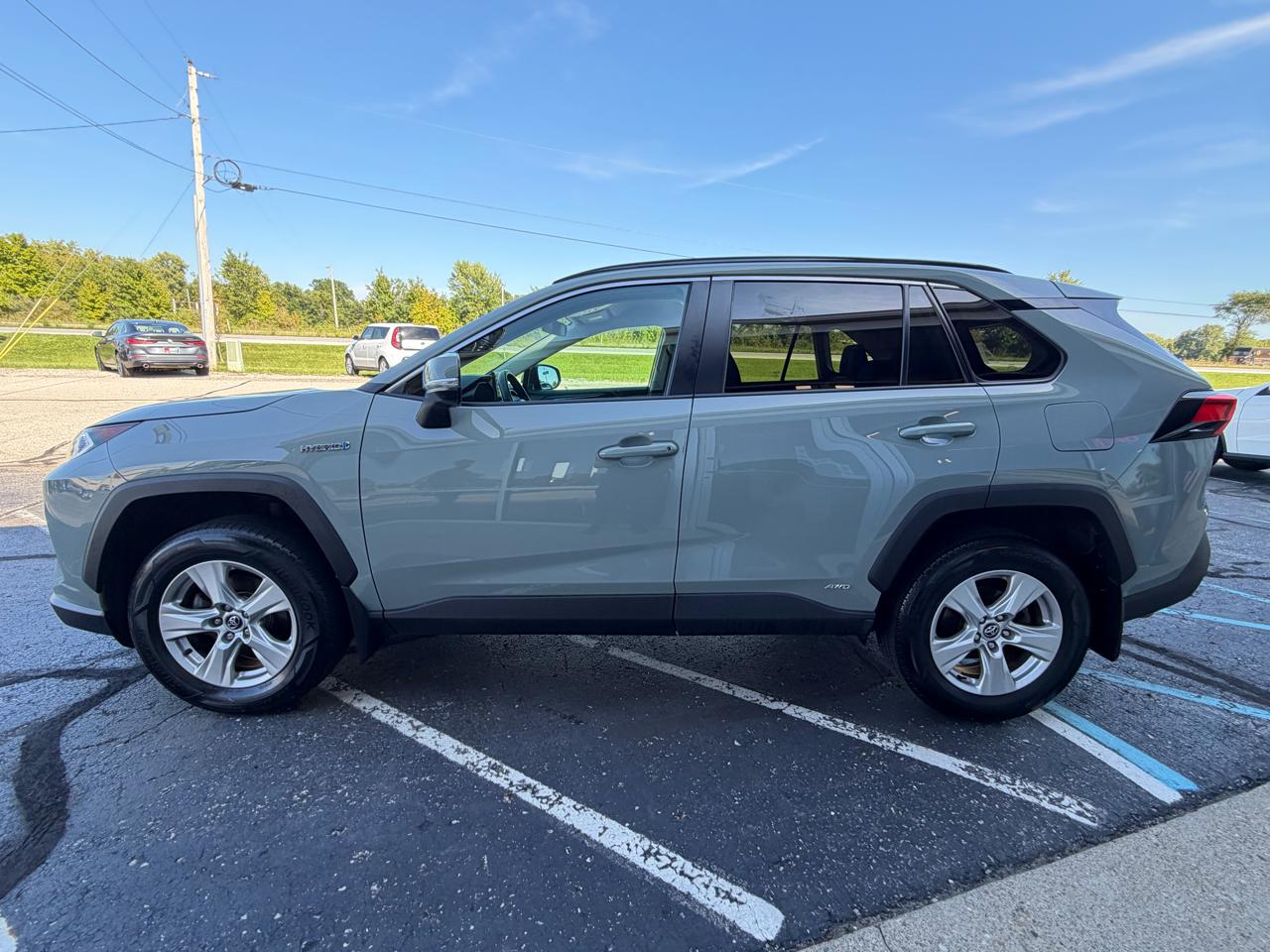 Toyota RAV4 Hybrid XLE AWD (Natl) 2020