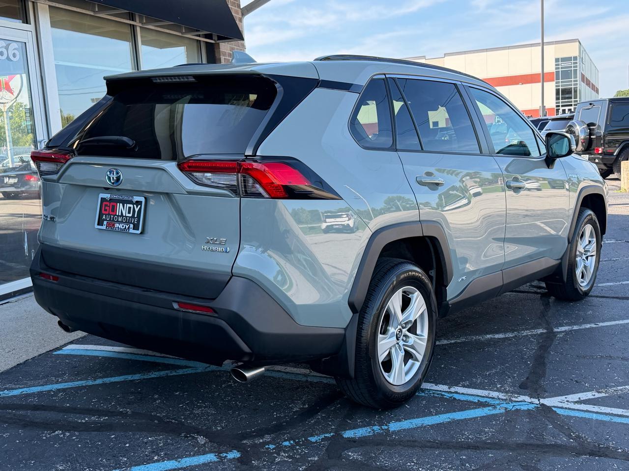 Toyota RAV4 Hybrid XLE AWD (Natl) 2020