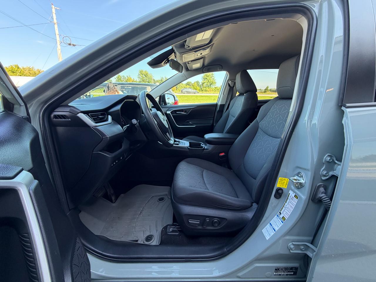 Toyota RAV4 Hybrid XLE AWD (Natl) 2020