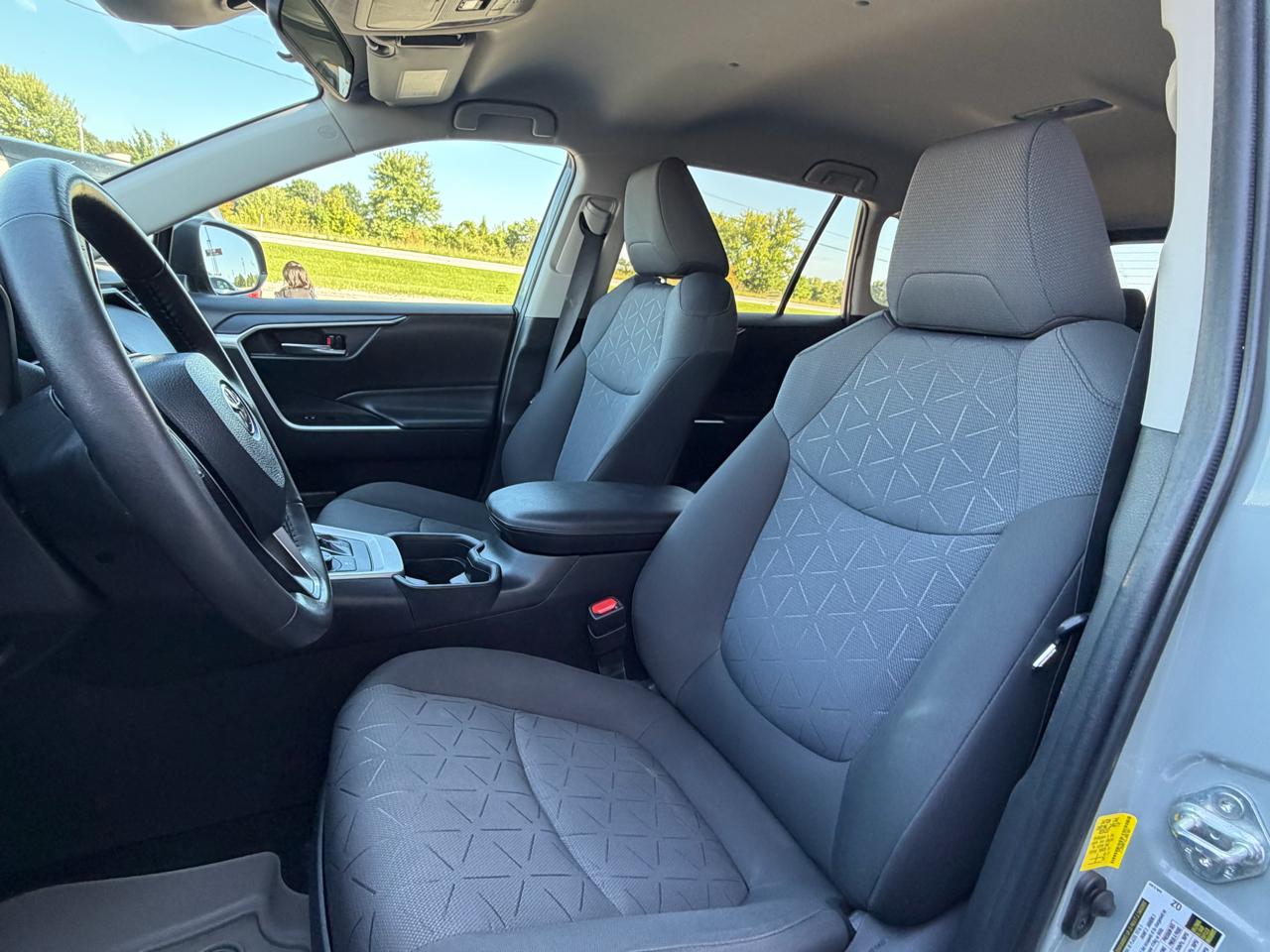 Toyota RAV4 Hybrid XLE AWD (Natl) 2020