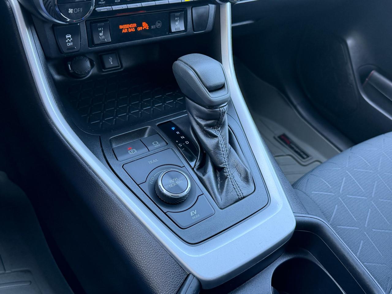 Toyota RAV4 Hybrid XLE AWD (Natl) 2020