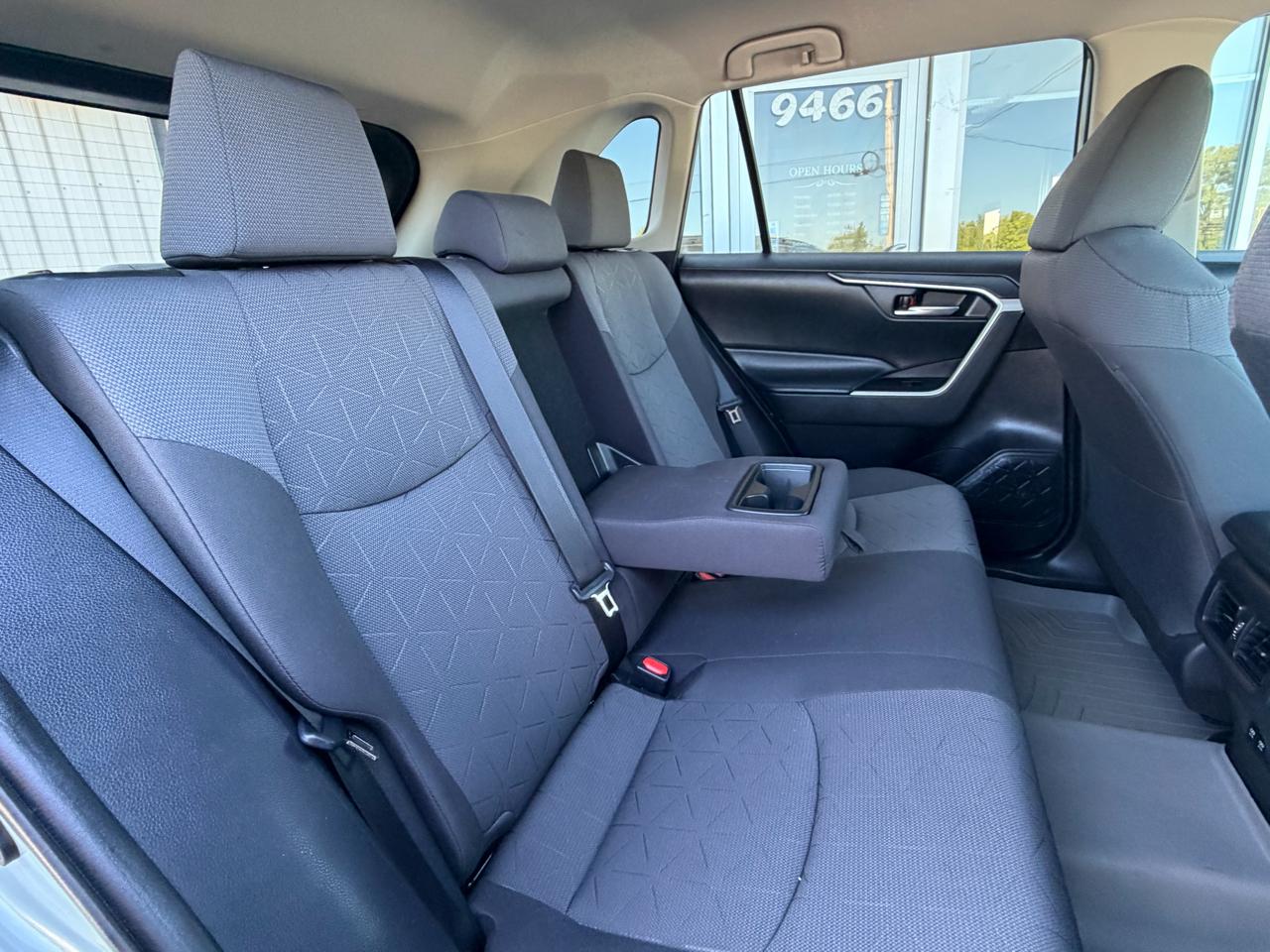 Toyota RAV4 Hybrid XLE AWD (Natl) 2020