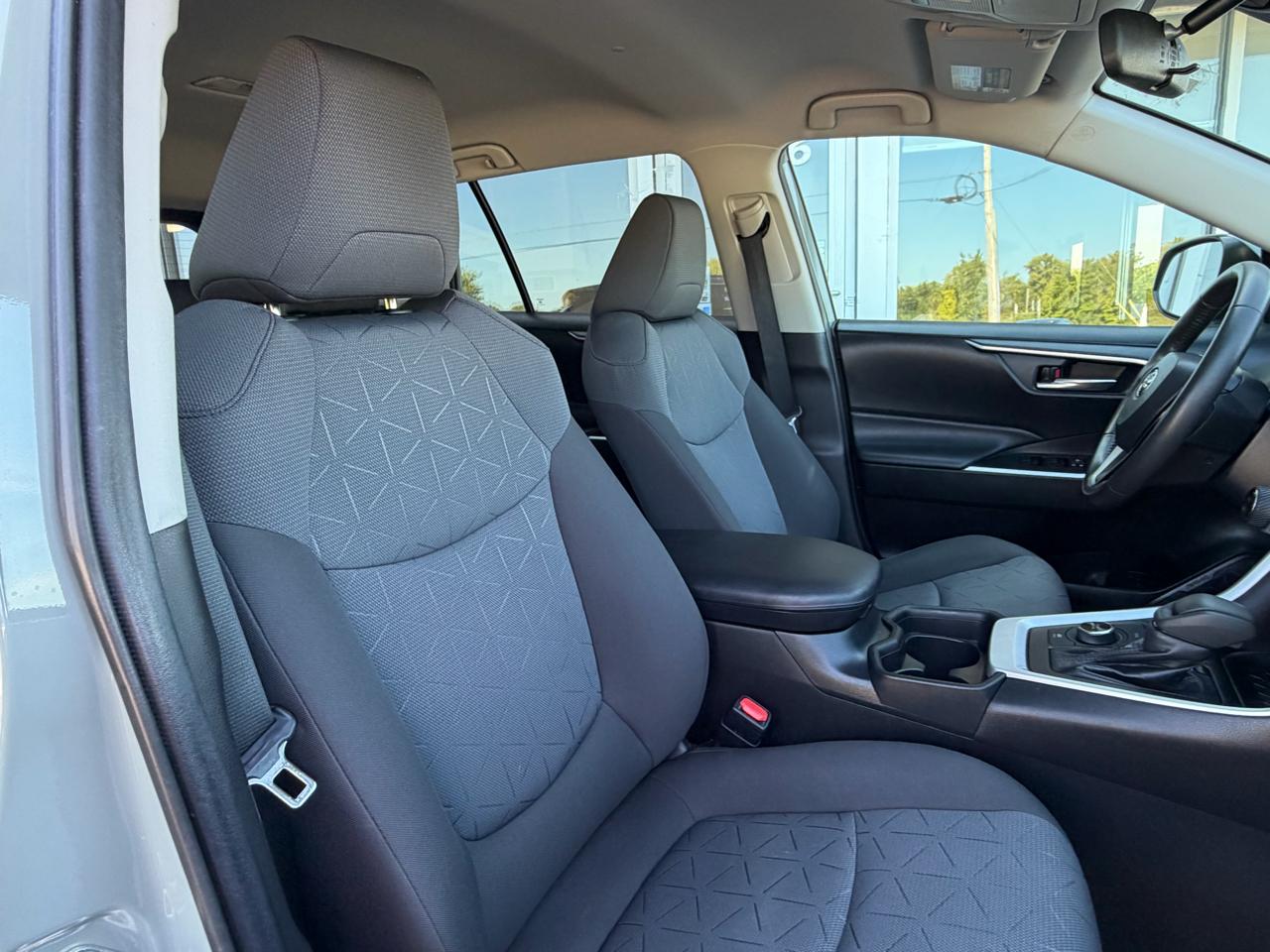 Toyota RAV4 Hybrid XLE AWD (Natl) 2020