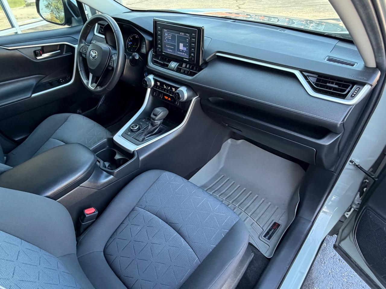 Toyota RAV4 Hybrid XLE AWD (Natl) 2020