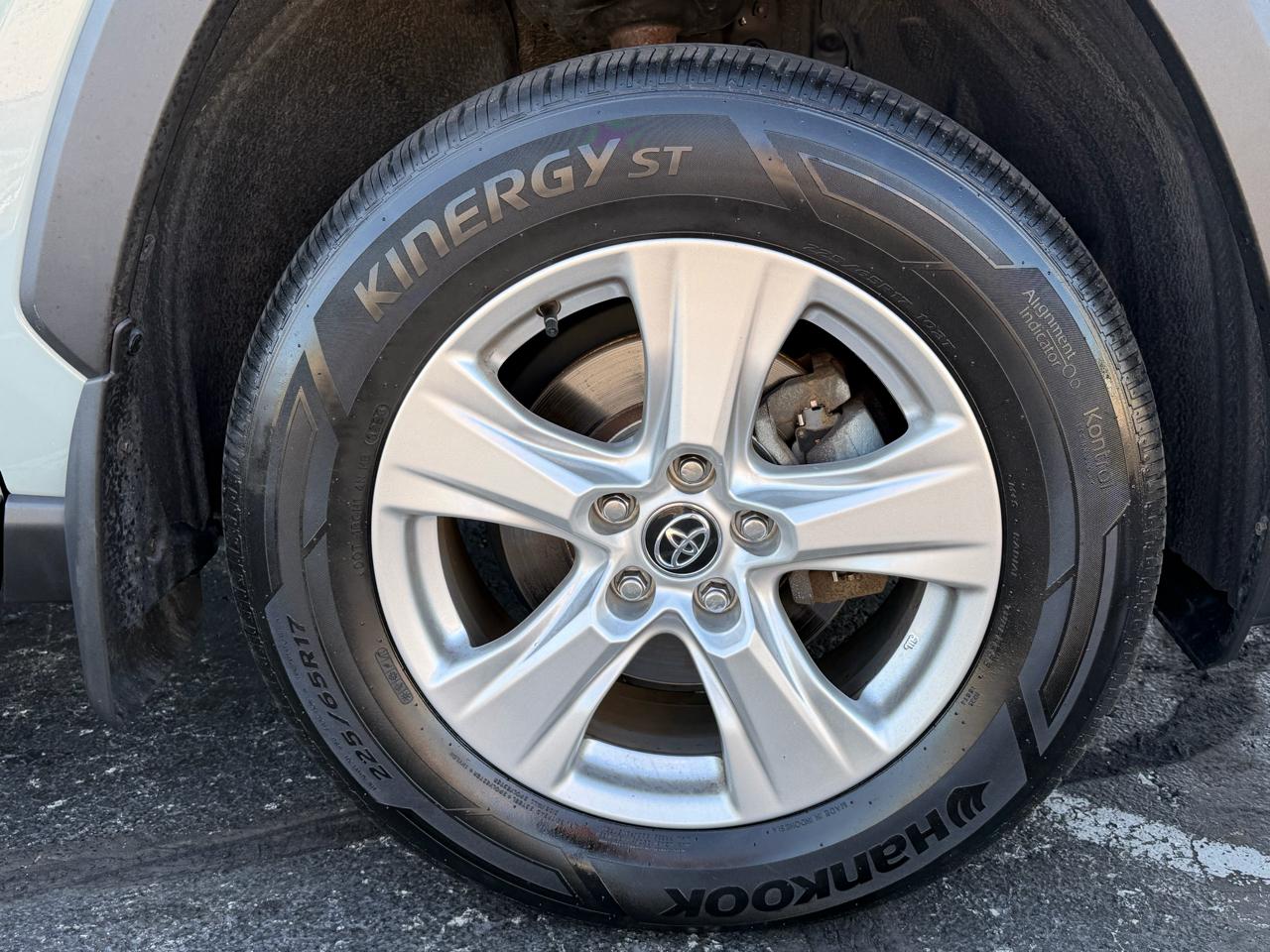 Toyota RAV4 Hybrid XLE AWD (Natl) 2020