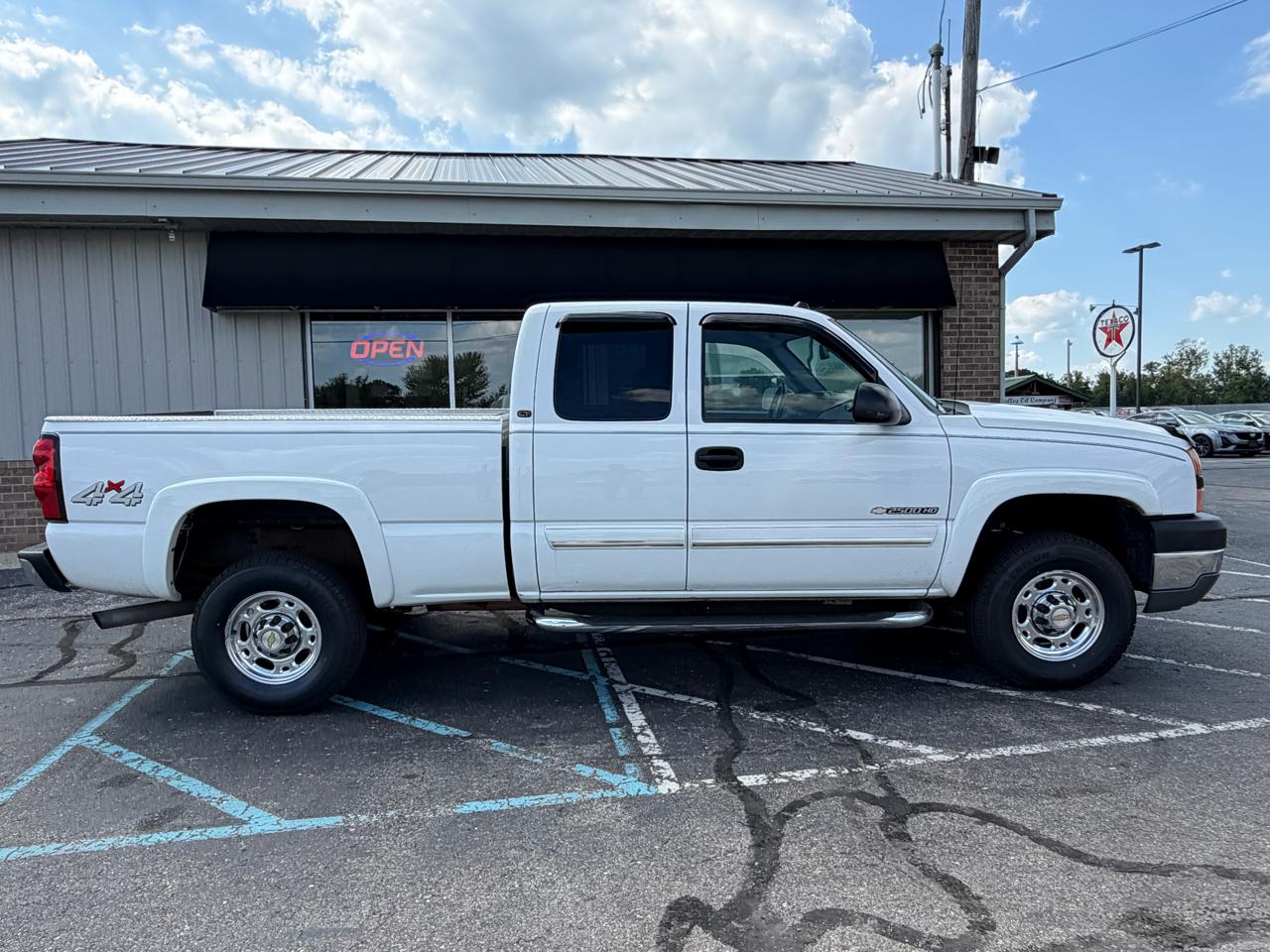 Chevrolet Silverado 2500HD Ext Cab 143.5" WB 4WD LT 2005