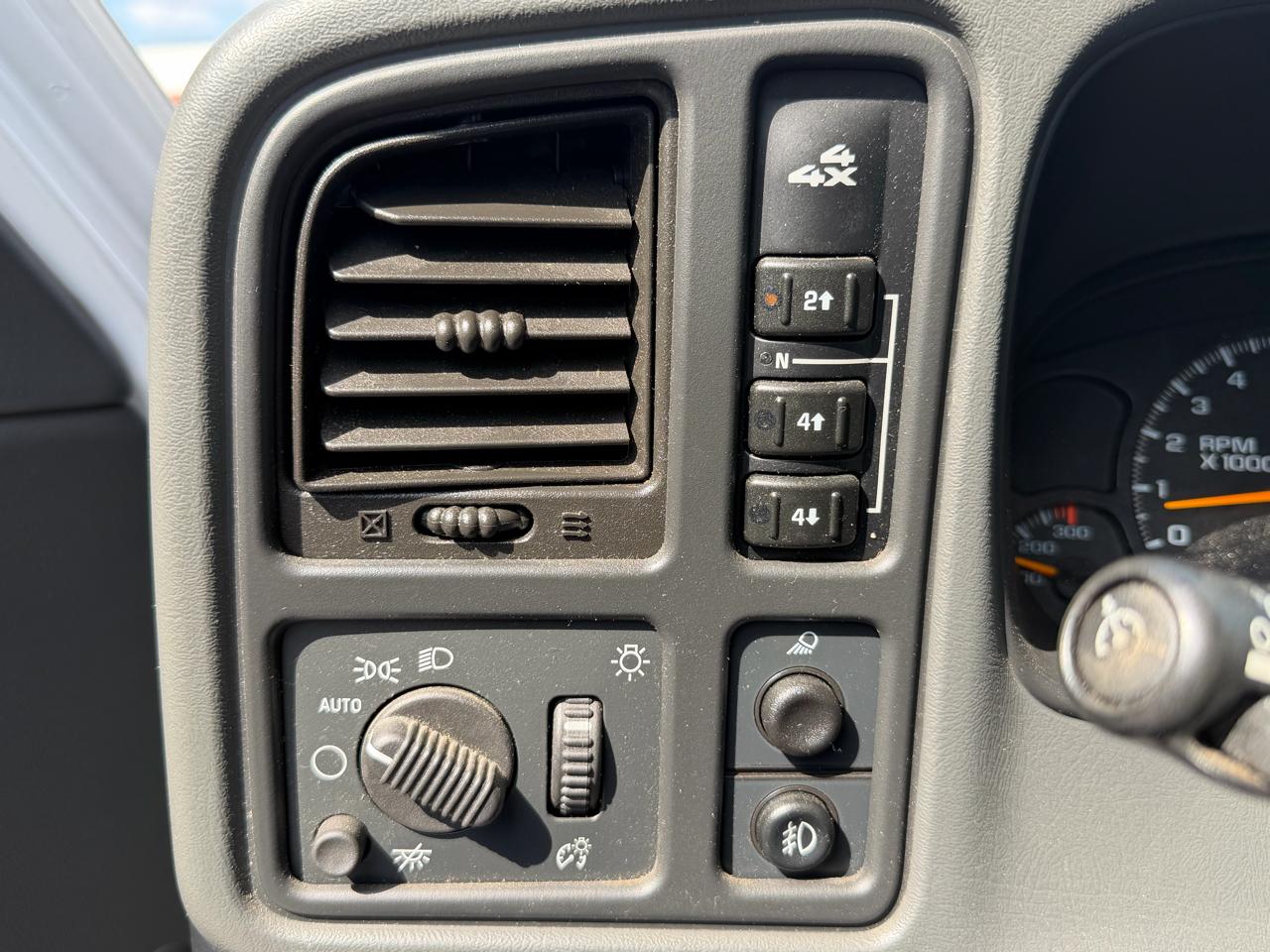 Chevrolet Silverado 2500HD Ext Cab 143.5" WB 4WD LT 2005