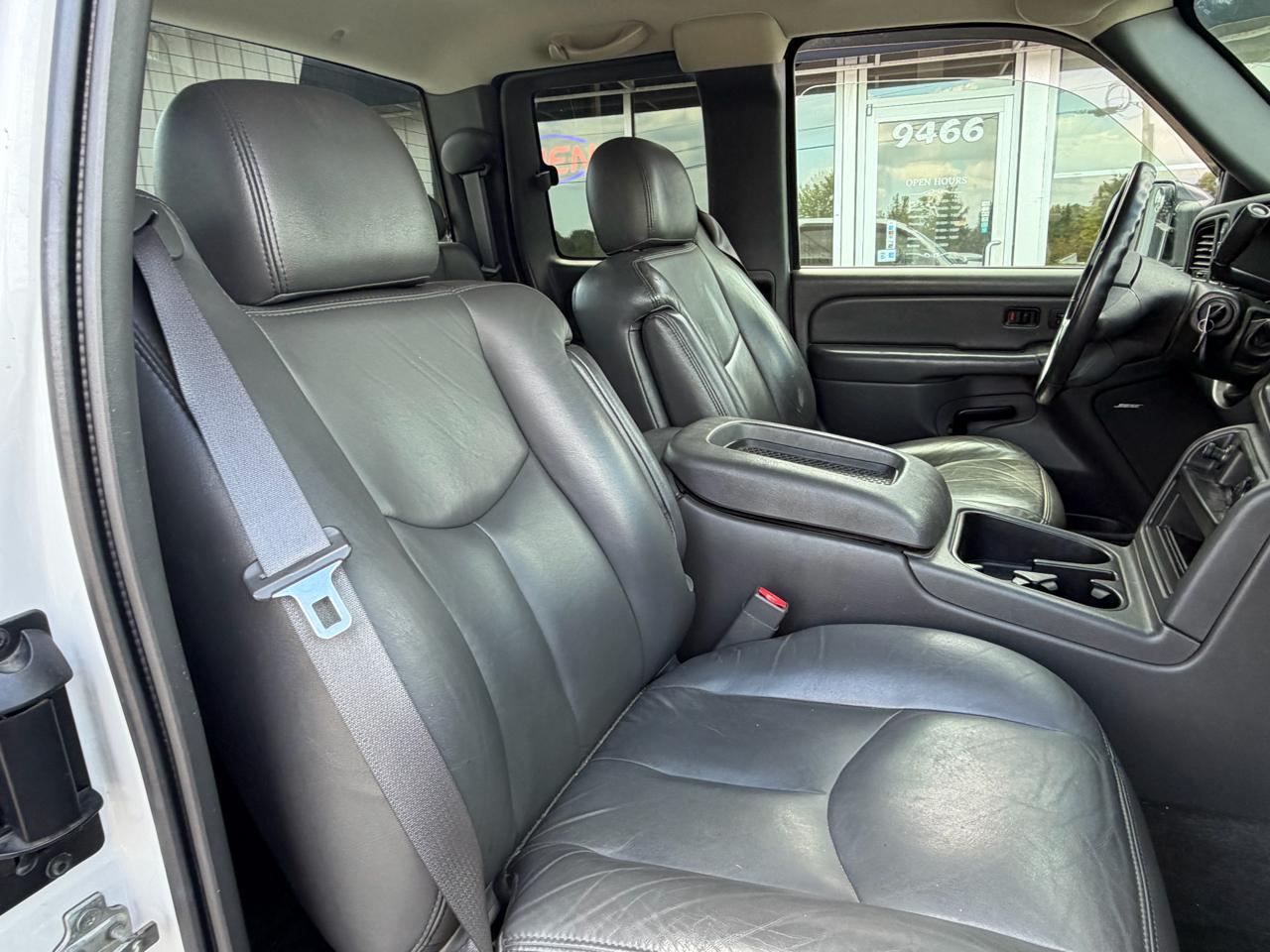 Chevrolet Silverado 2500HD Ext Cab 143.5" WB 4WD LT 2005