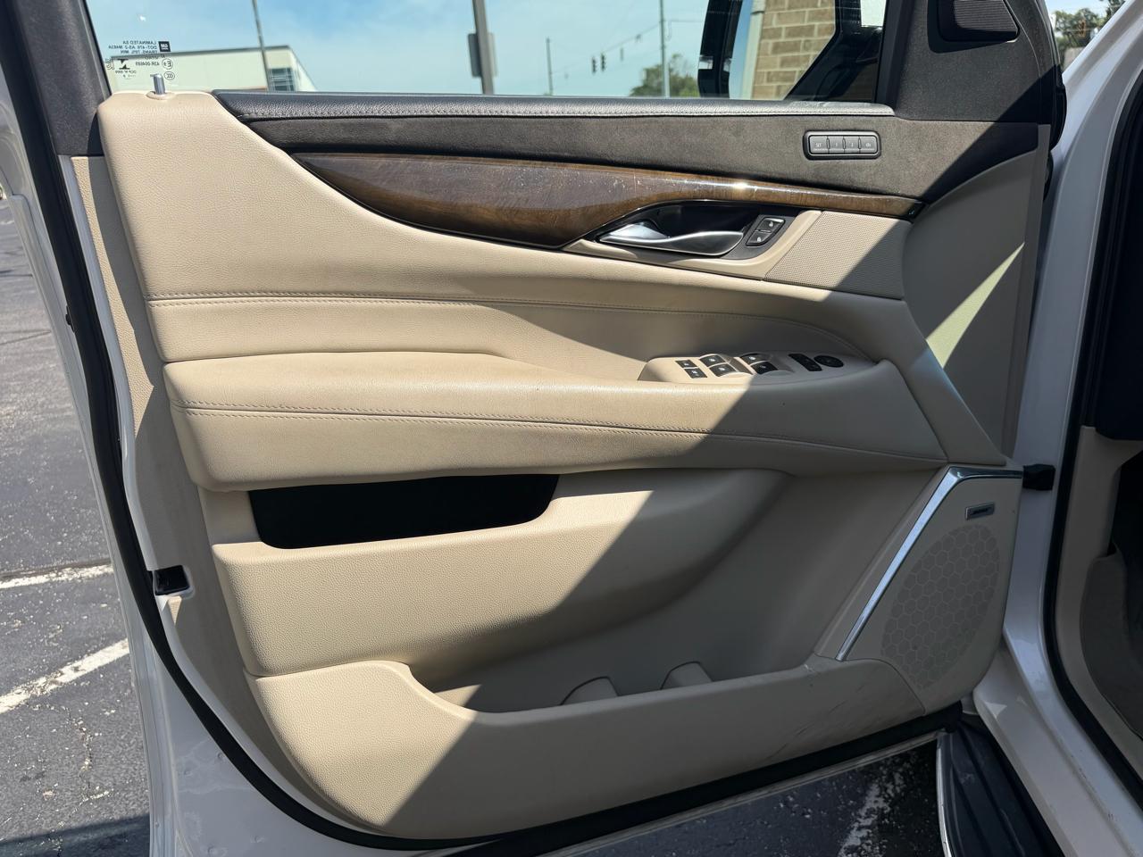 Cadillac Escalade 4WD 4dr Luxury 2019