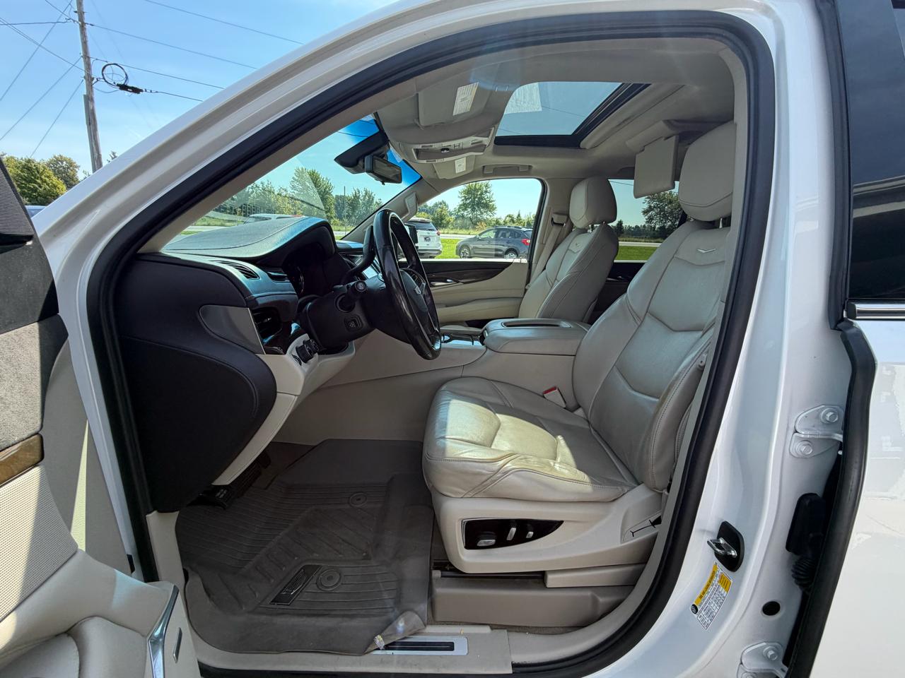 Cadillac Escalade 4WD 4dr Luxury 2019