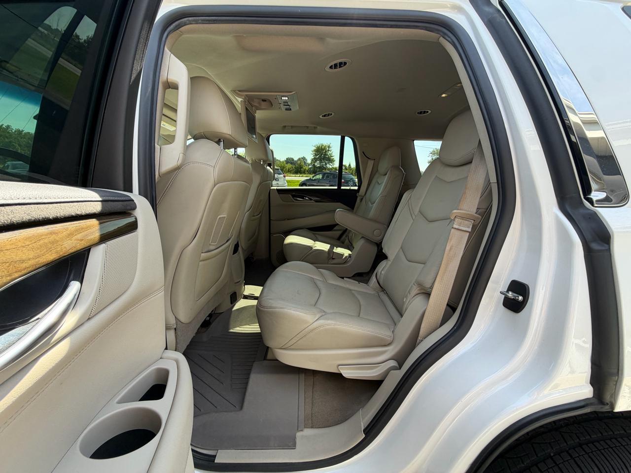 Cadillac Escalade 4WD 4dr Luxury 2019