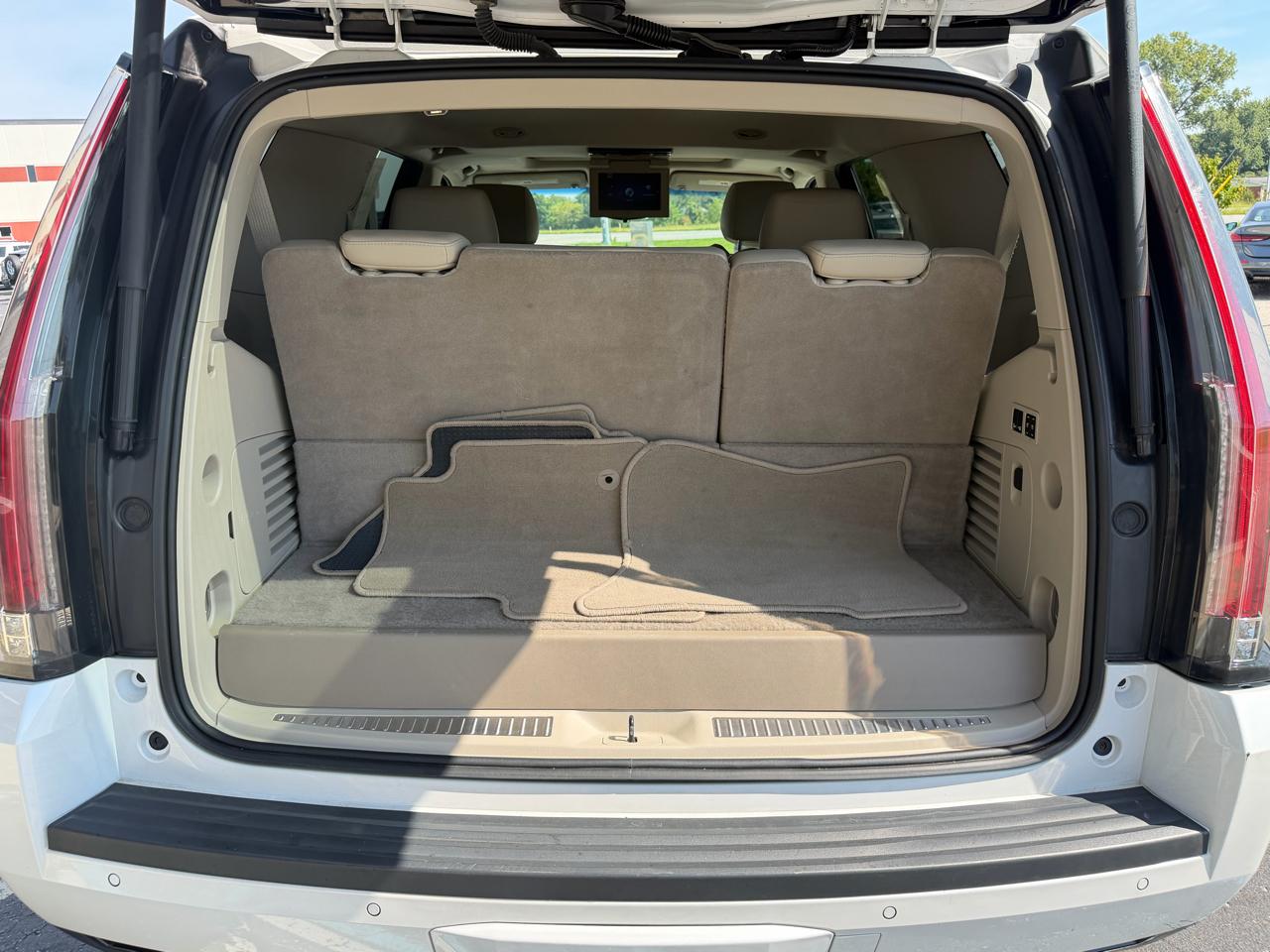 Cadillac Escalade 4WD 4dr Luxury 2019