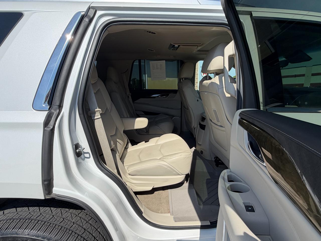 Cadillac Escalade 4WD 4dr Luxury 2019