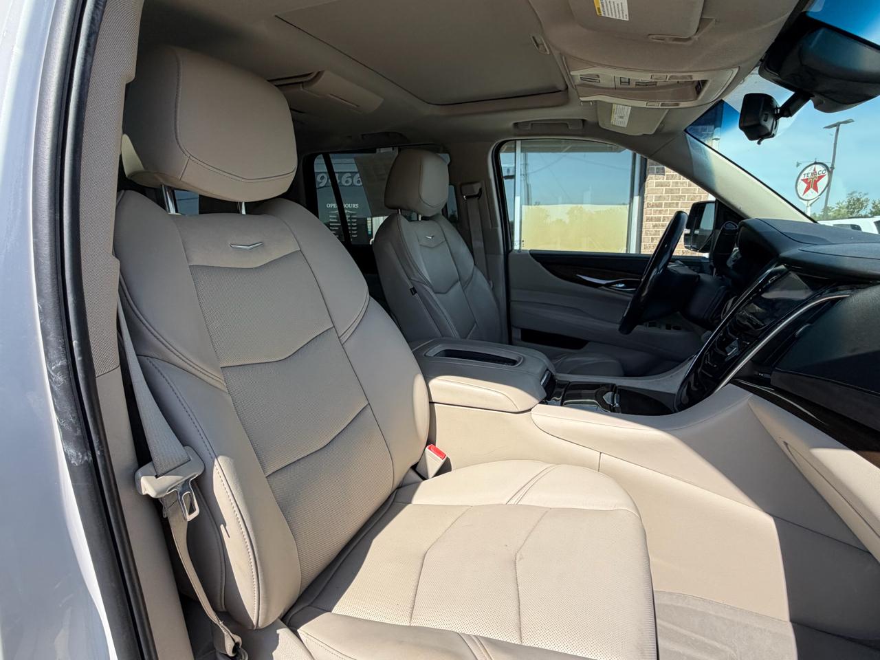 Cadillac Escalade 4WD 4dr Luxury 2019