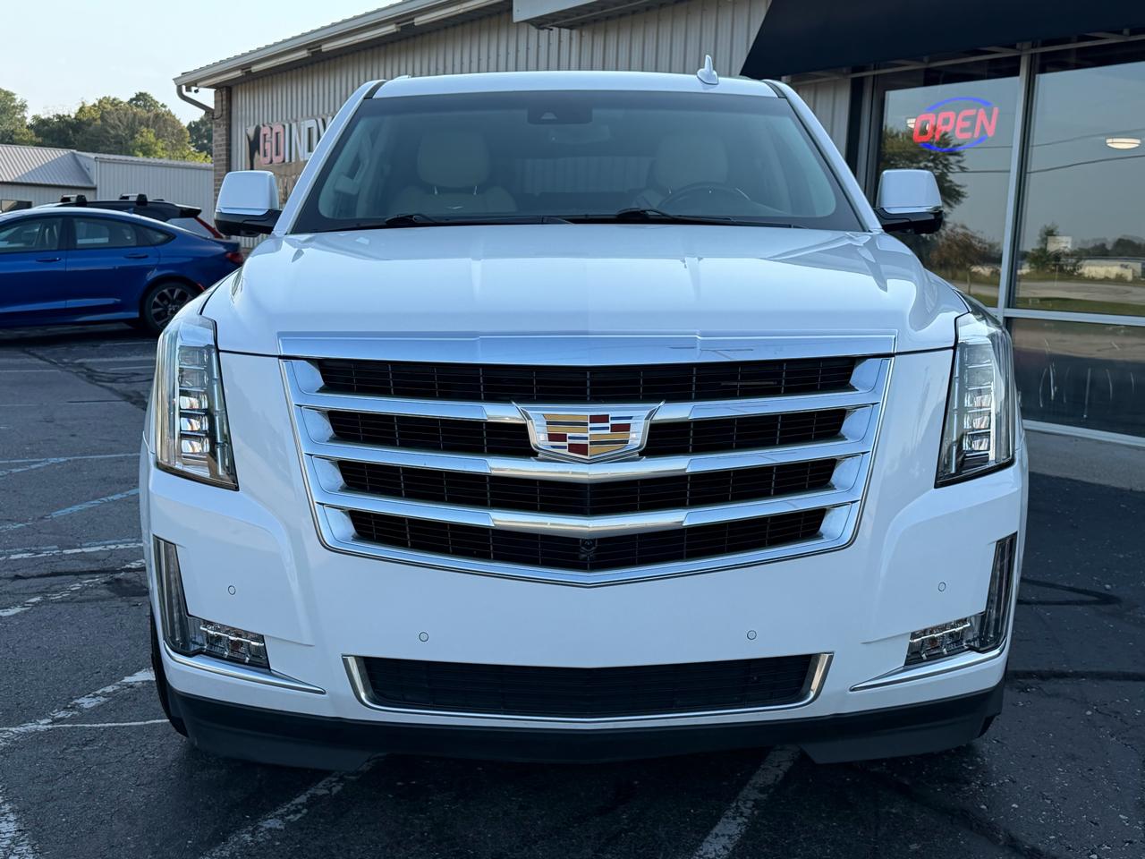 Cadillac Escalade 4WD 4dr Luxury 2019