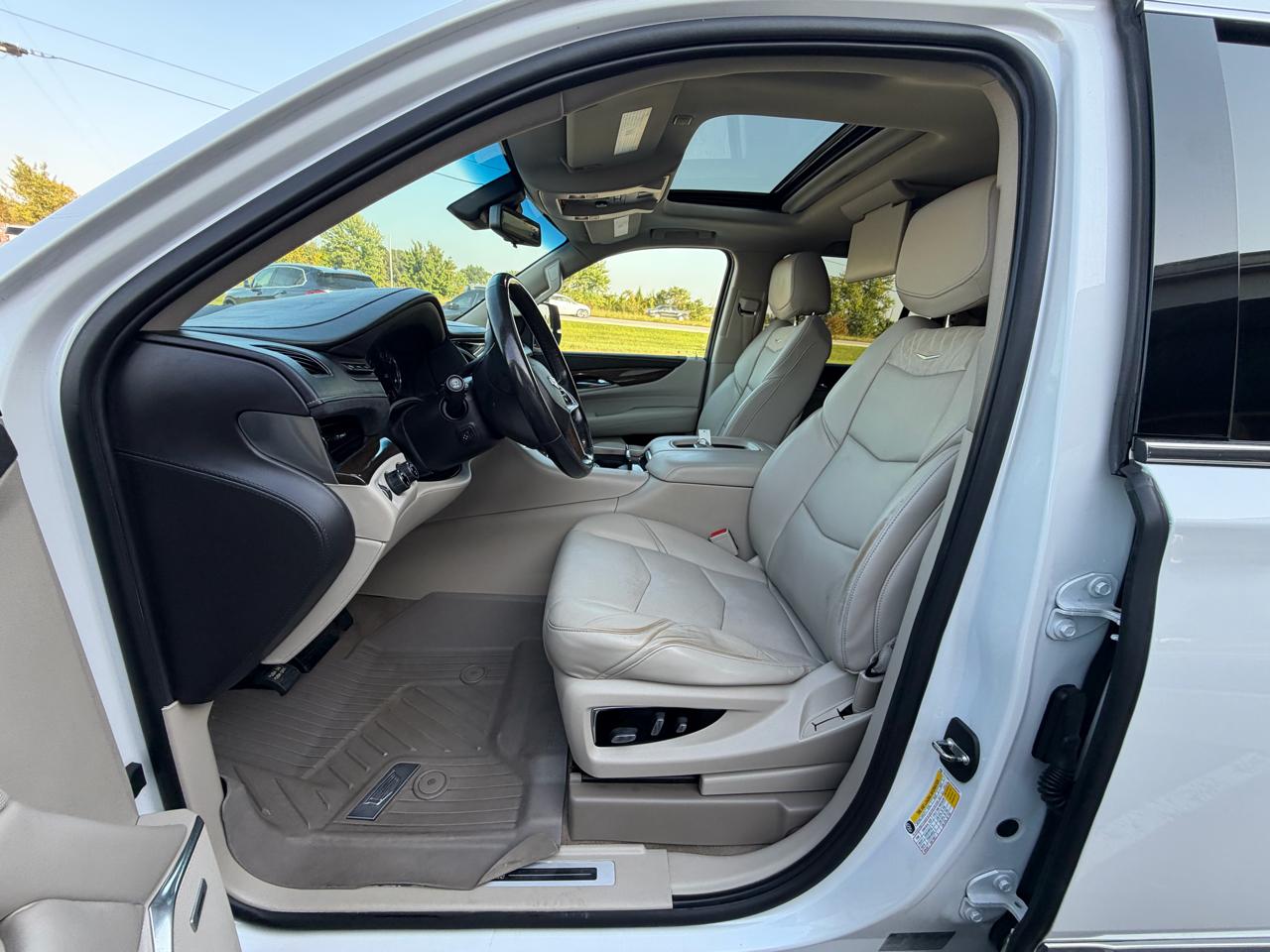 Cadillac Escalade 4WD 4dr Luxury 2019