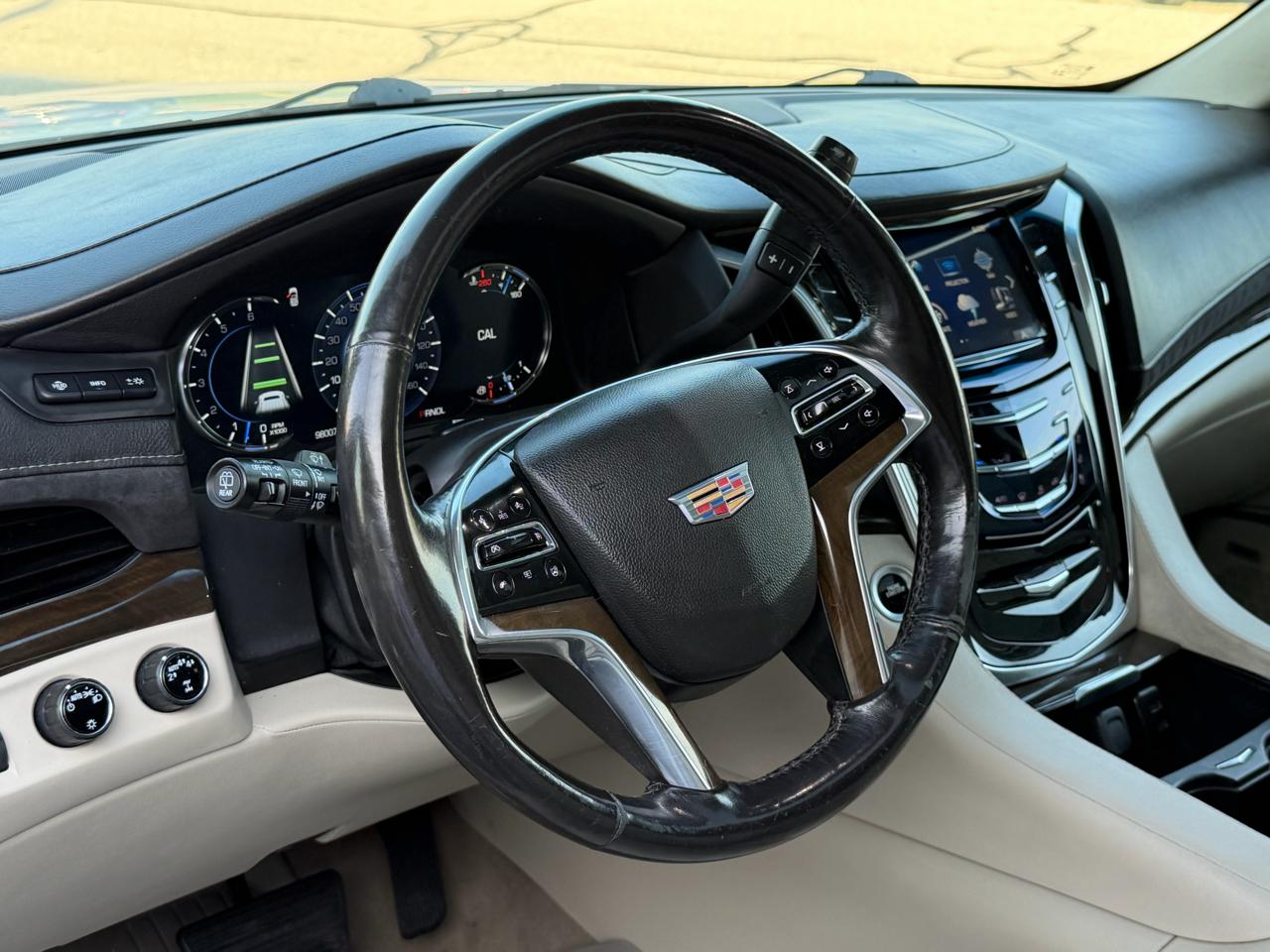 Cadillac Escalade 4WD 4dr Luxury 2019