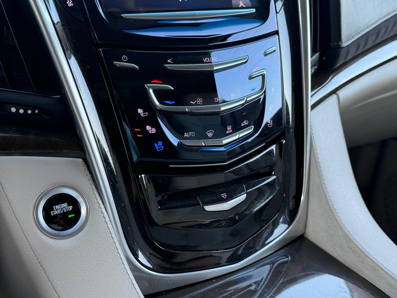 Cadillac Escalade 4WD 4dr Luxury 2019