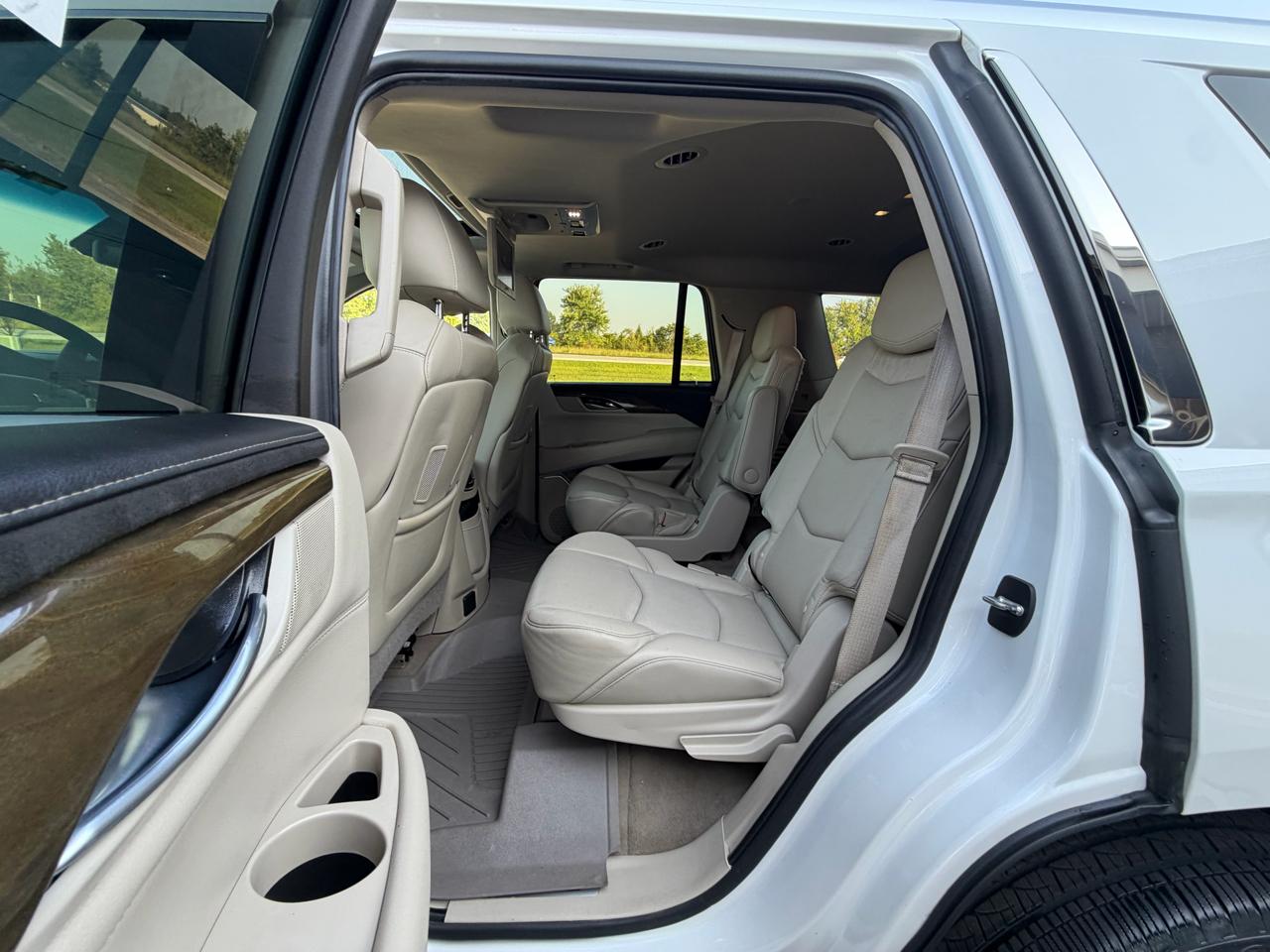 Cadillac Escalade 4WD 4dr Luxury 2019