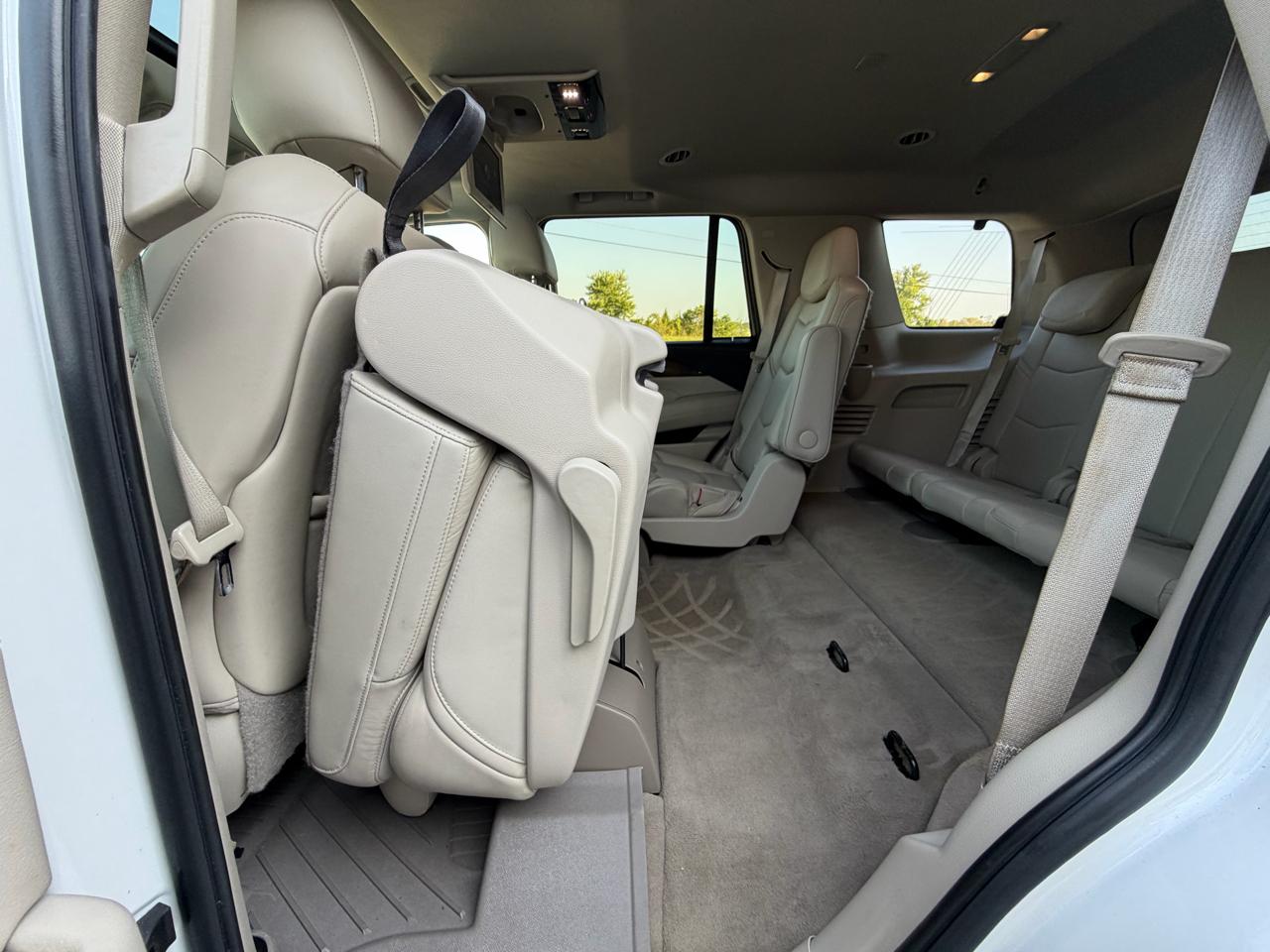 Cadillac Escalade 4WD 4dr Luxury 2019
