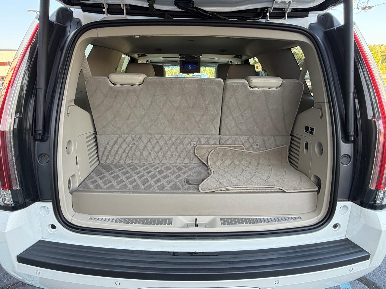 Cadillac Escalade 4WD 4dr Luxury 2019