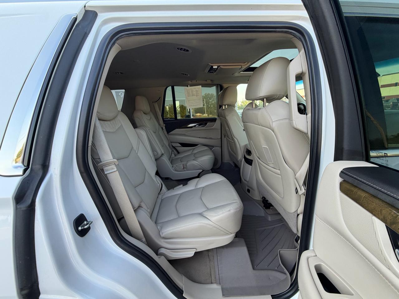 Cadillac Escalade 4WD 4dr Luxury 2019