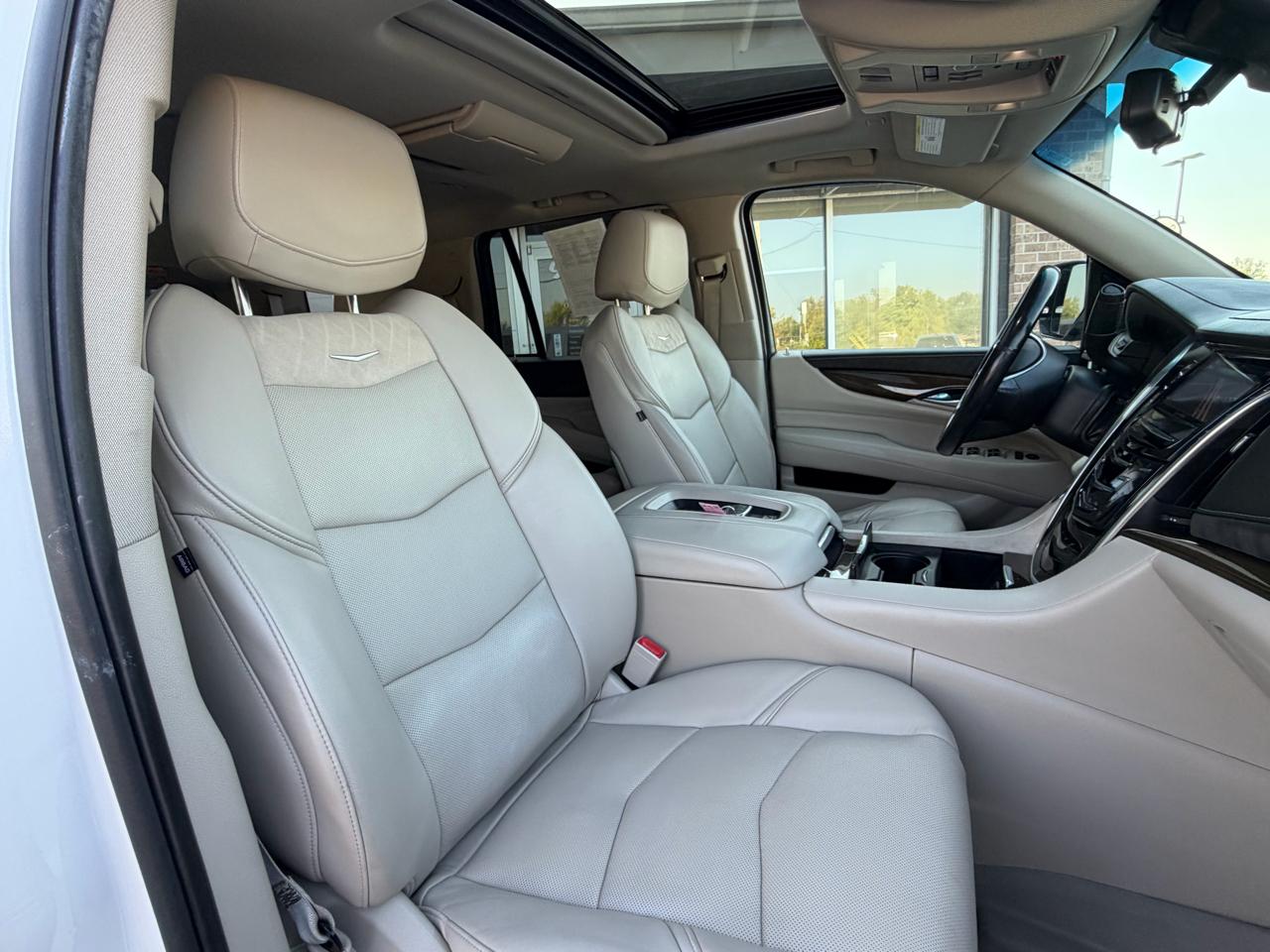 Cadillac Escalade 4WD 4dr Luxury 2019