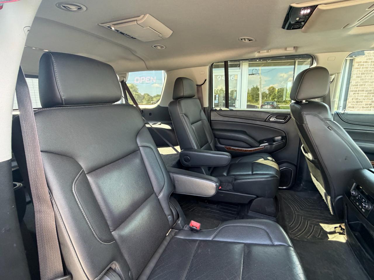Chevrolet Suburban 4WD 4dr 1500 Premier 2017