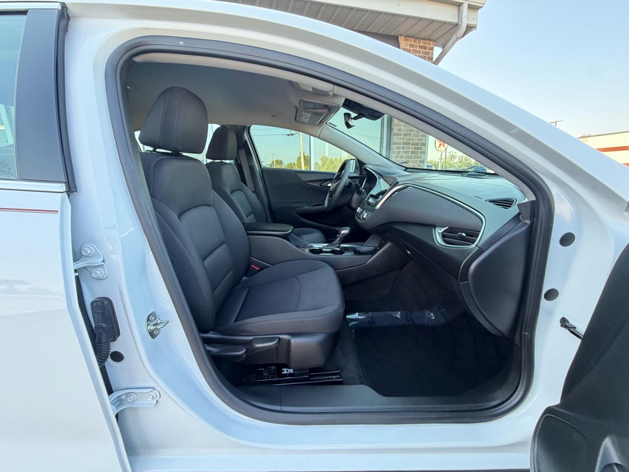 Chevrolet Malibu 4dr Sdn LT 2021