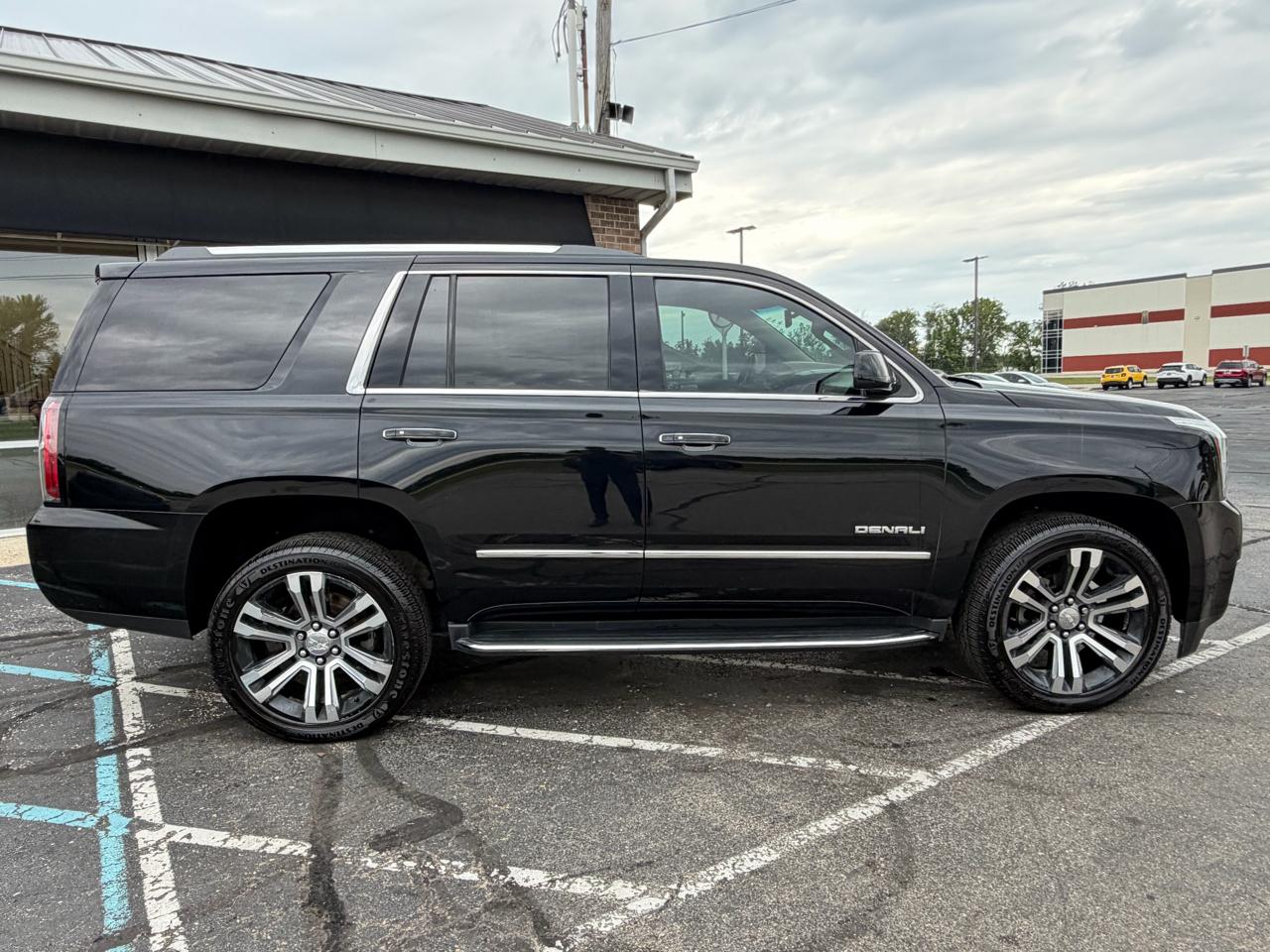 GMC Yukon 4WD 4dr Denali 2017