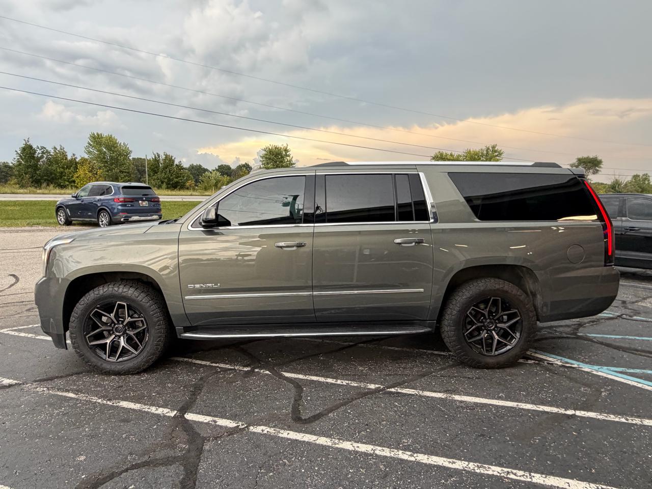 GMC Yukon XL 4WD 4dr Denali 2017