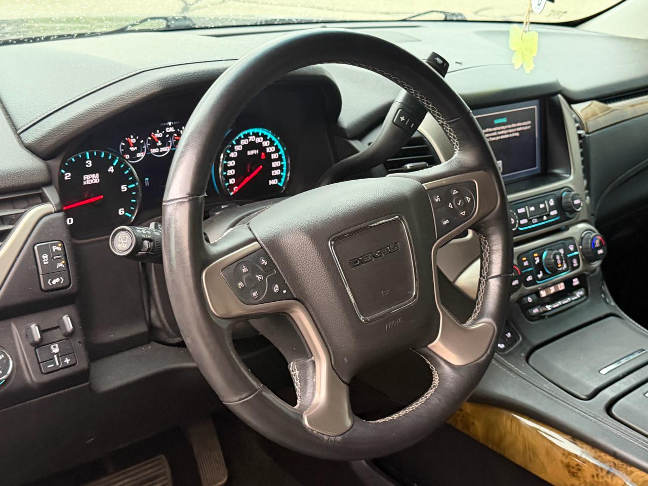 GMC Yukon XL 4WD 4dr Denali 2017