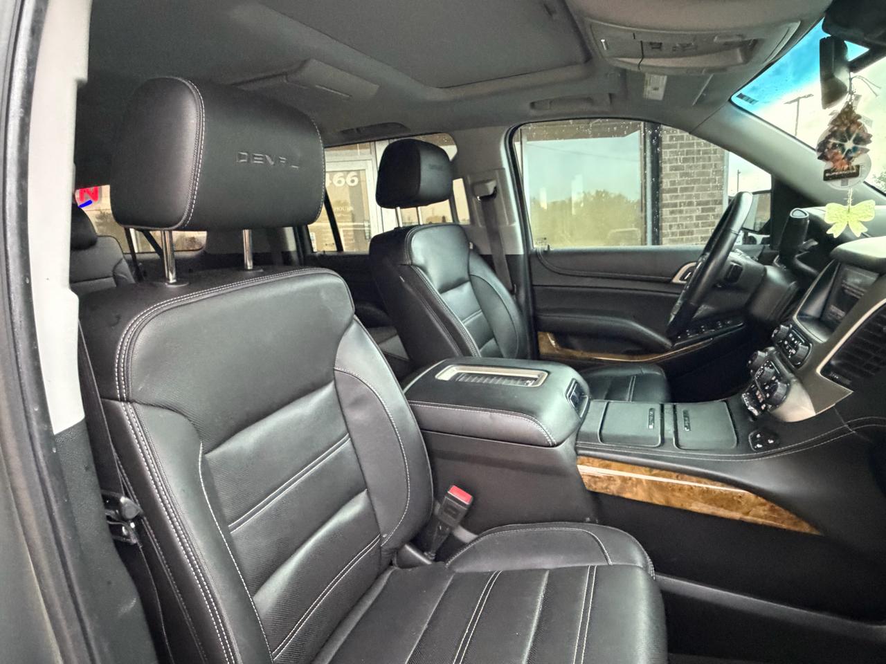 GMC Yukon XL 4WD 4dr Denali 2017