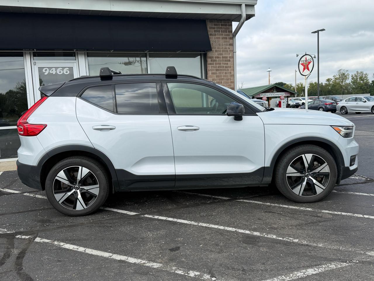 Volvo XC40 Recharge P8 eAWD Pure Electric 2021