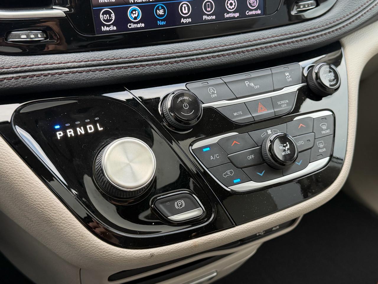 Chrysler Pacifica Limited FWD 2020