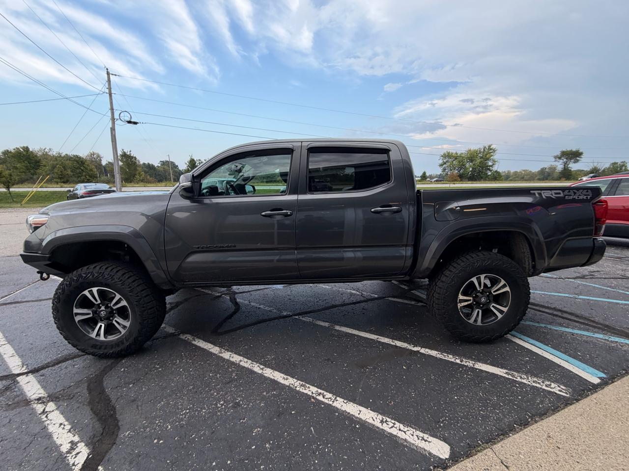 Toyota Tacoma TRD Off Road Double Cab 5' Bed V6 4x4 MT (Natl) 2018