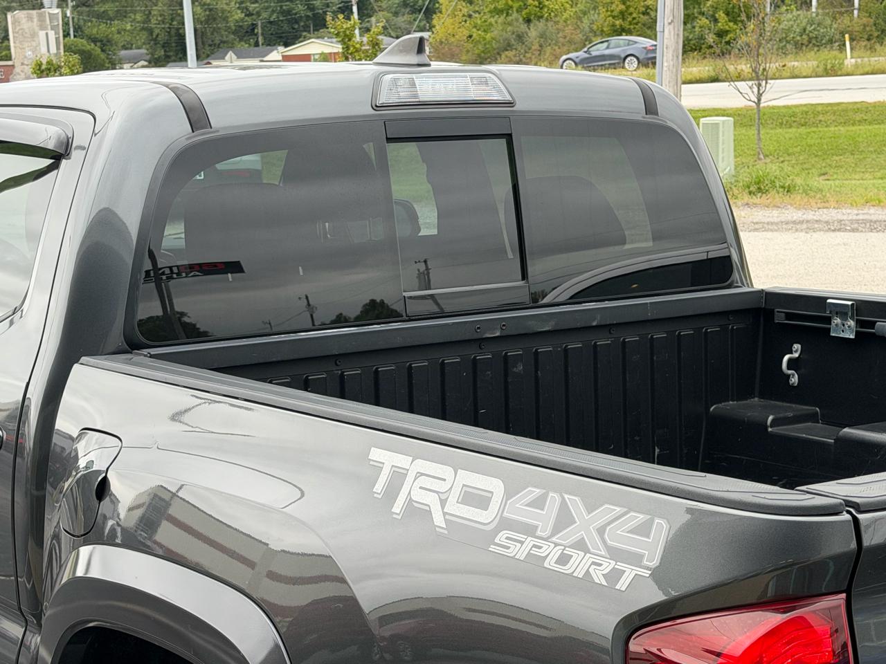 Toyota Tacoma TRD Off Road Double Cab 5' Bed V6 4x4 MT (Natl) 2018
