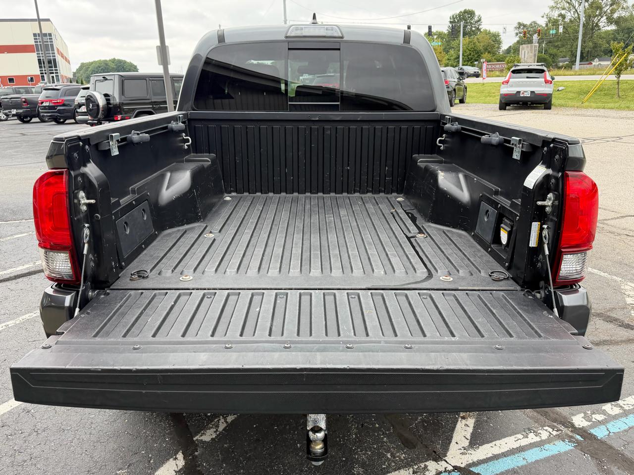 Toyota Tacoma TRD Off Road Double Cab 5' Bed V6 4x4 MT (Natl) 2018